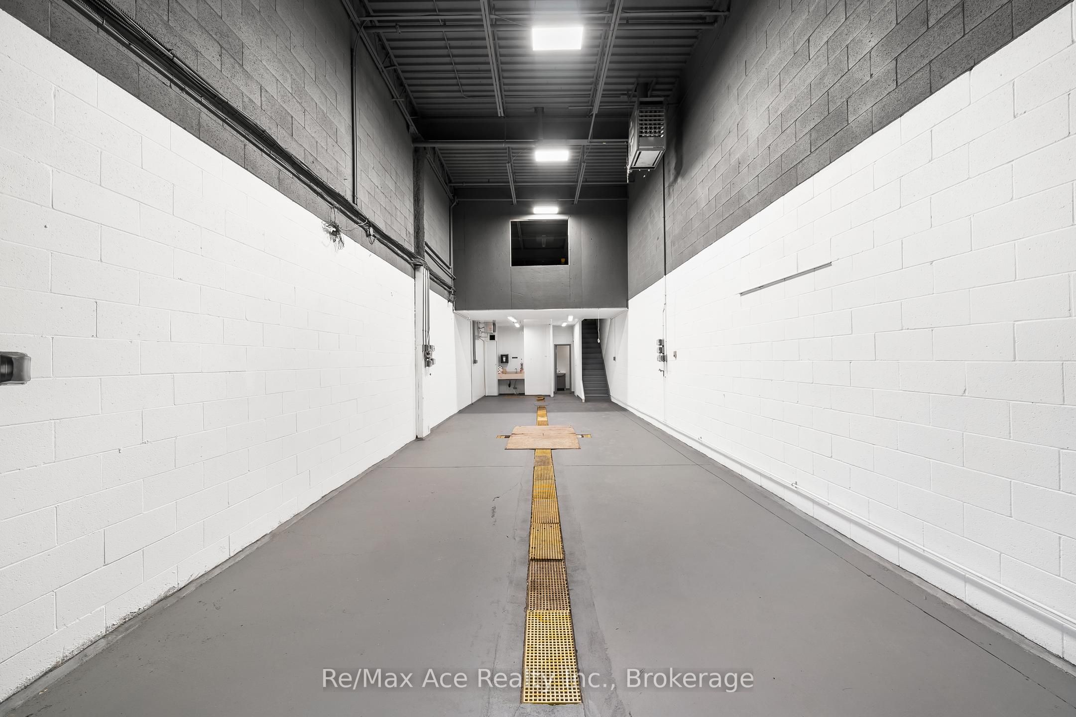#823 - 210 Silver Star Boulevard Property Photo 14