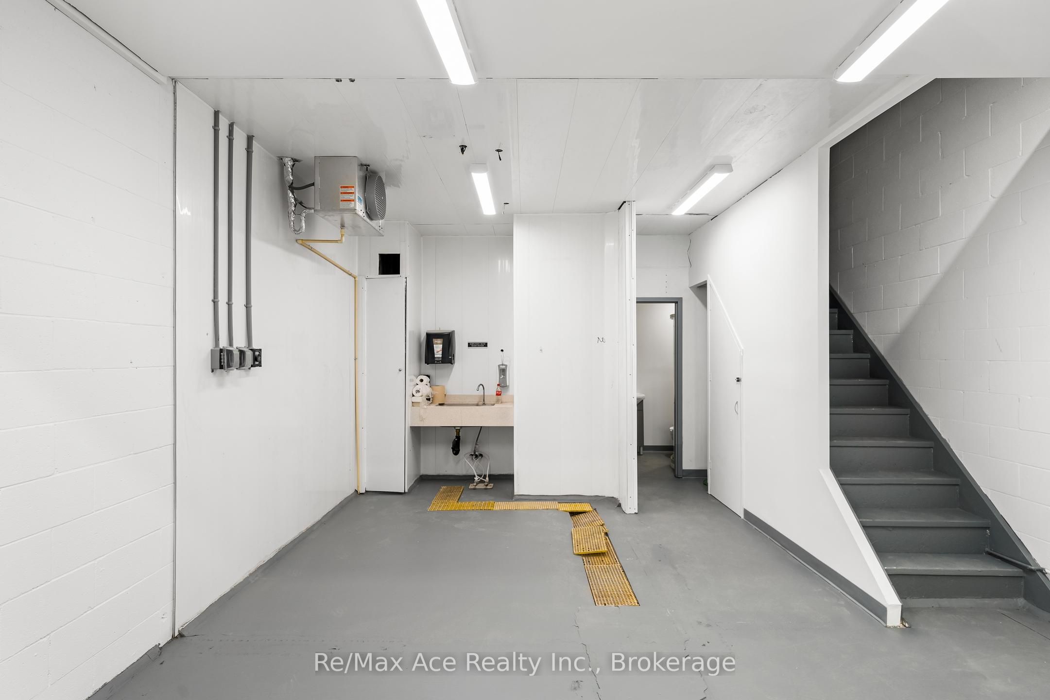 #823 - 210 Silver Star Boulevard Property Photo 15