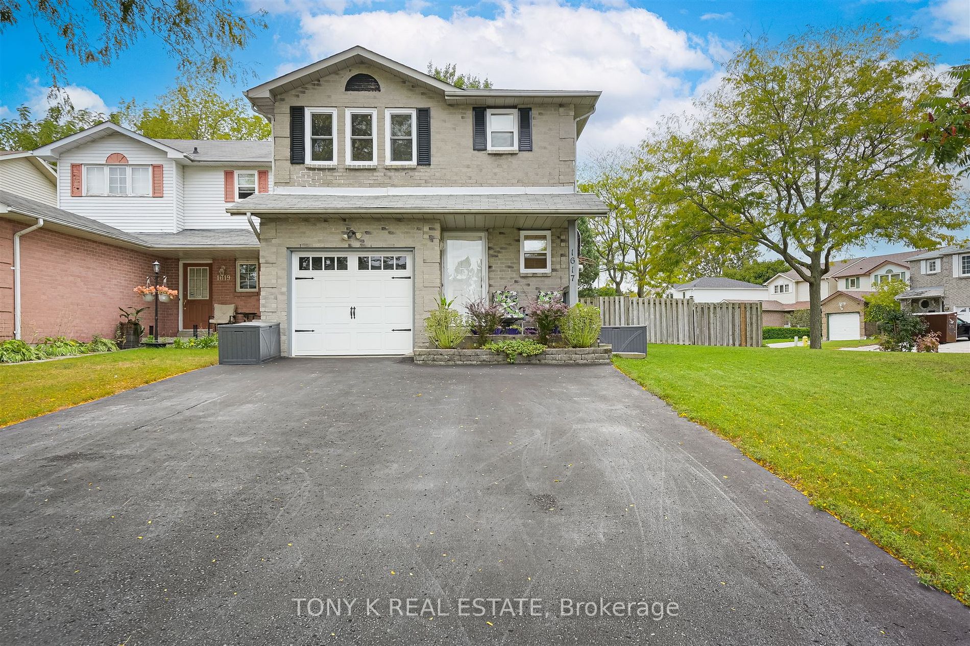 1617 Norwill Cres Property Photo