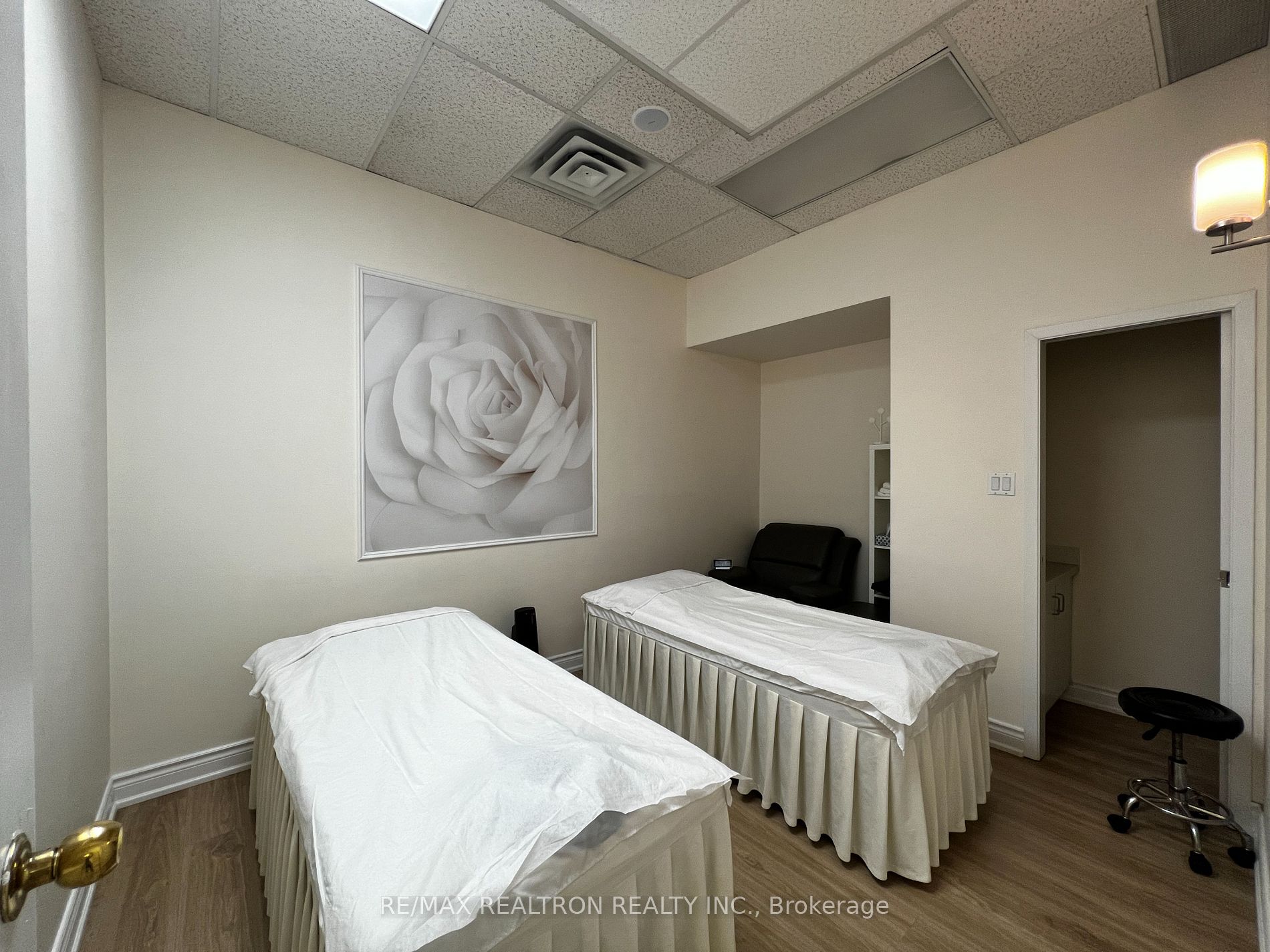 209 Ellesmere Rd Property Photo 2