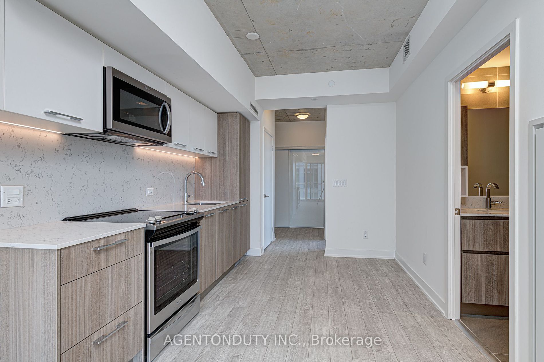 30 Baseball Pl 04 Property Photo 1