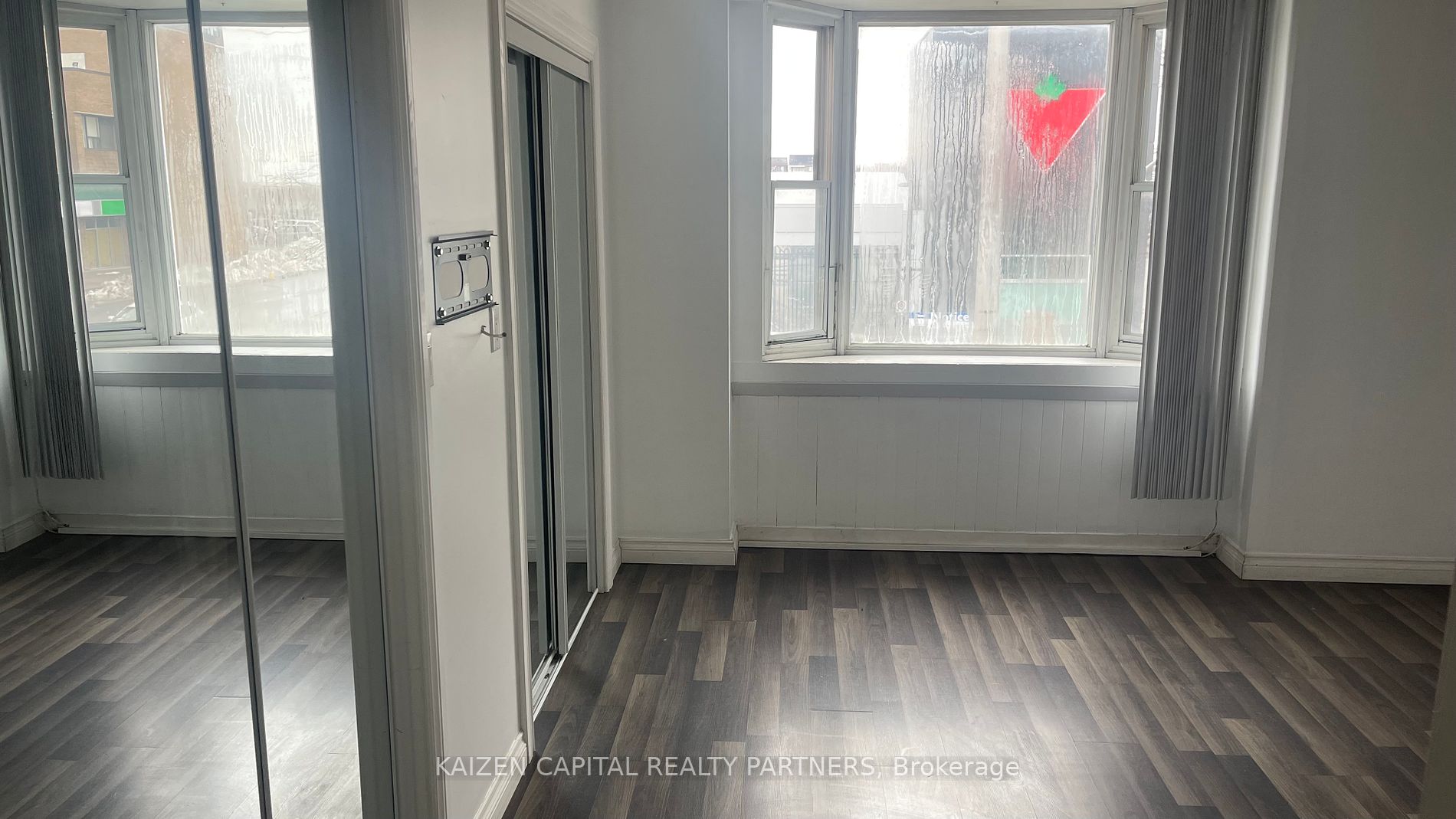 2666 Danforth Ave Property Photo 10