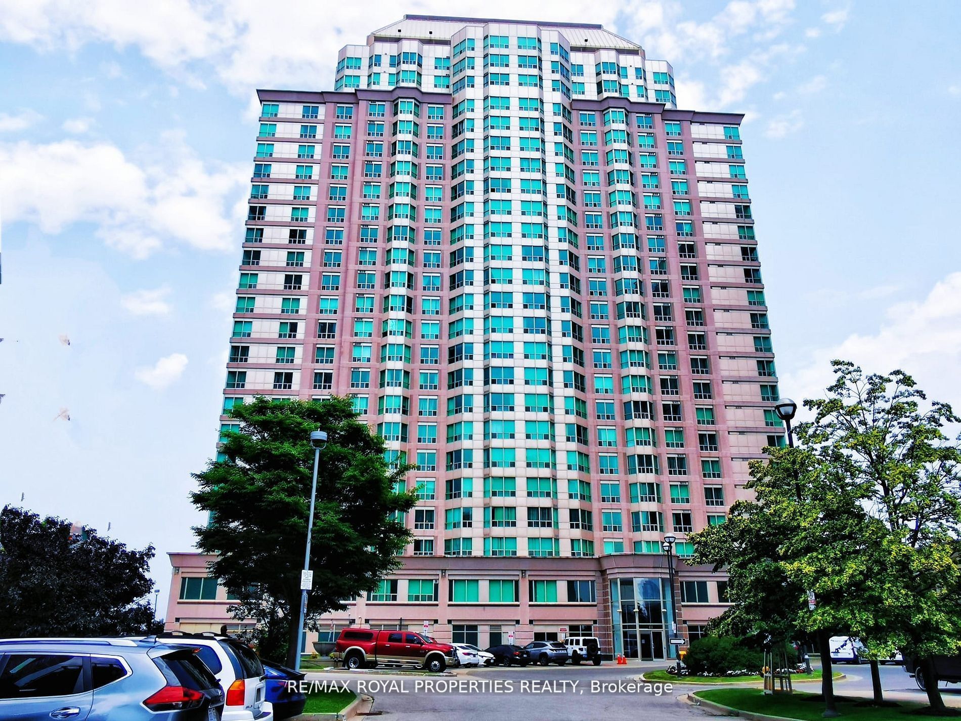 11 Lee Centre Dr 1002 Property Photo 1
