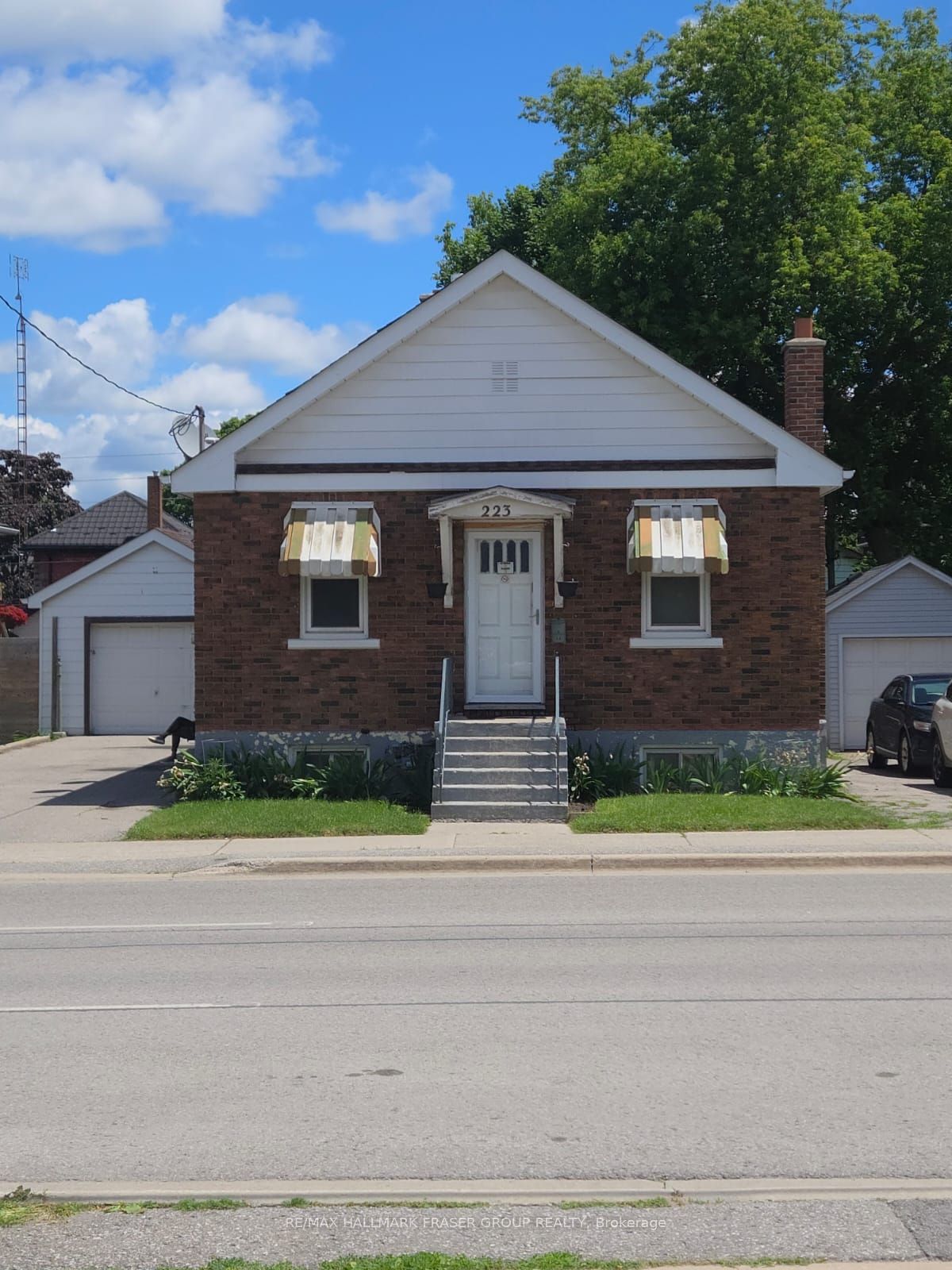 223 Celina St Property Photo