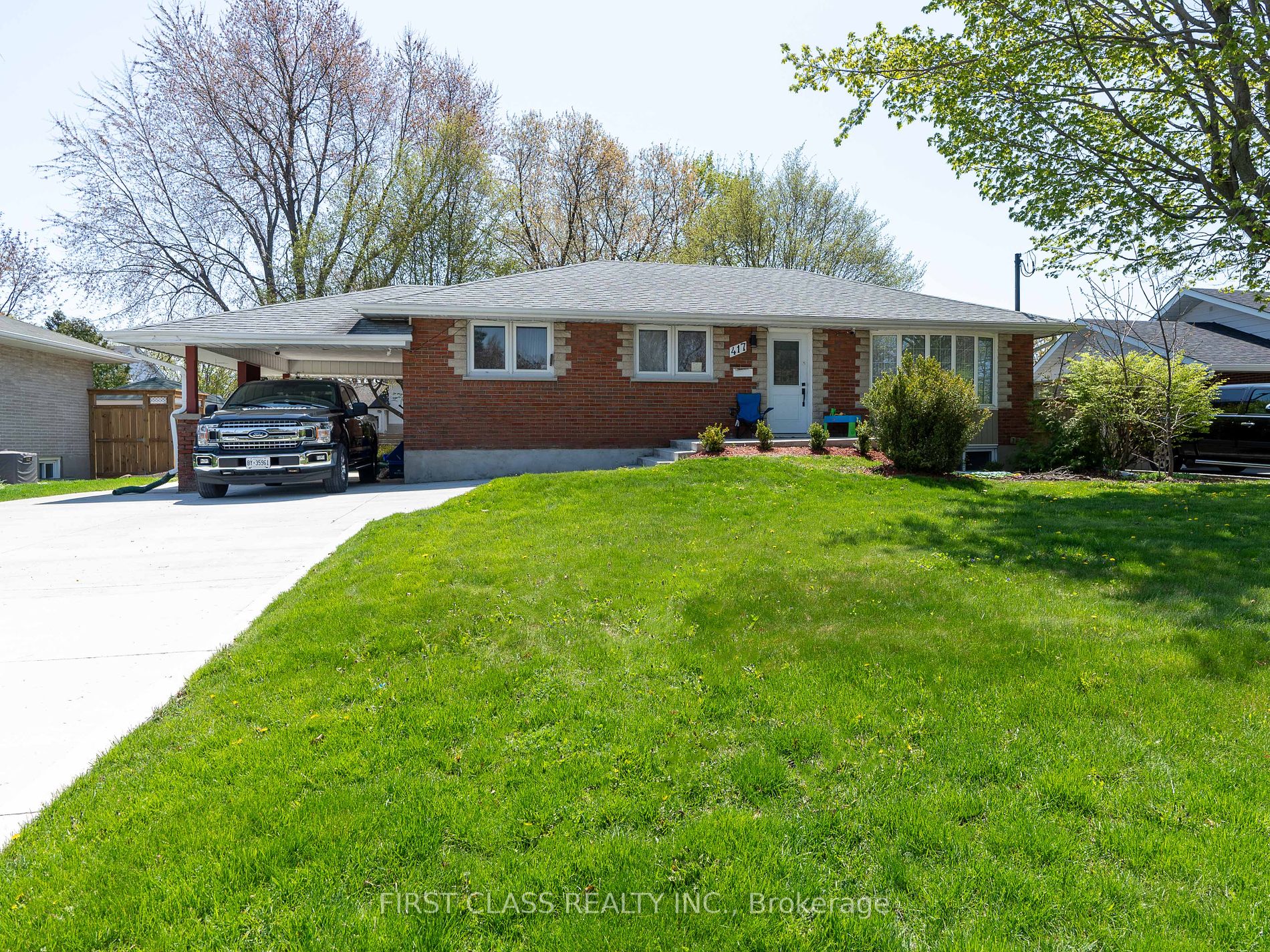 417 Rossmount Ave Property Photo
