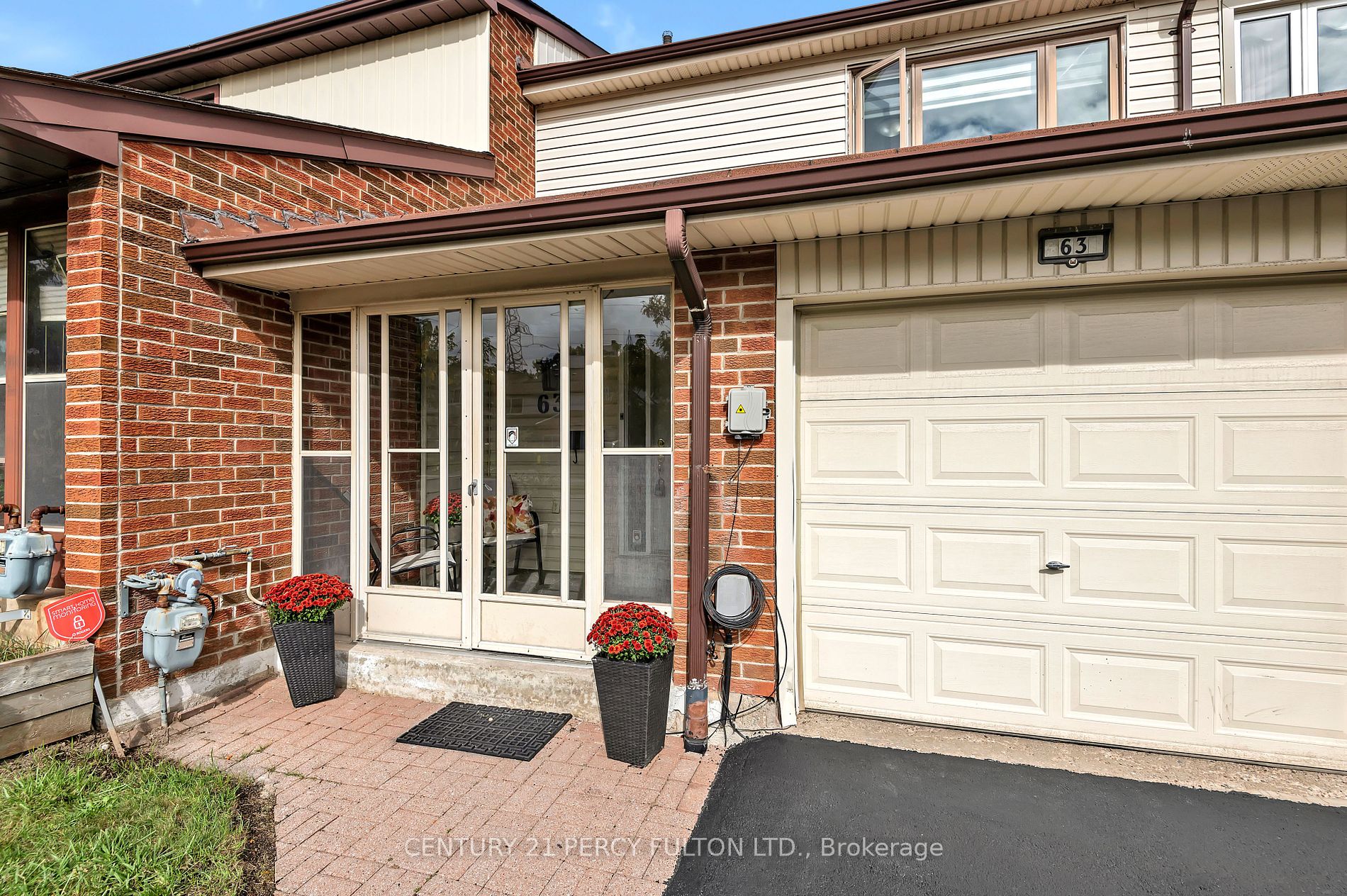 63 Springhouse Sq Property Photo