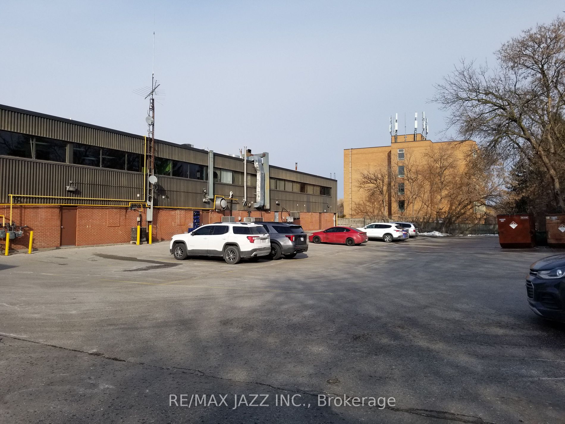 633 King St E Property Photo 4
