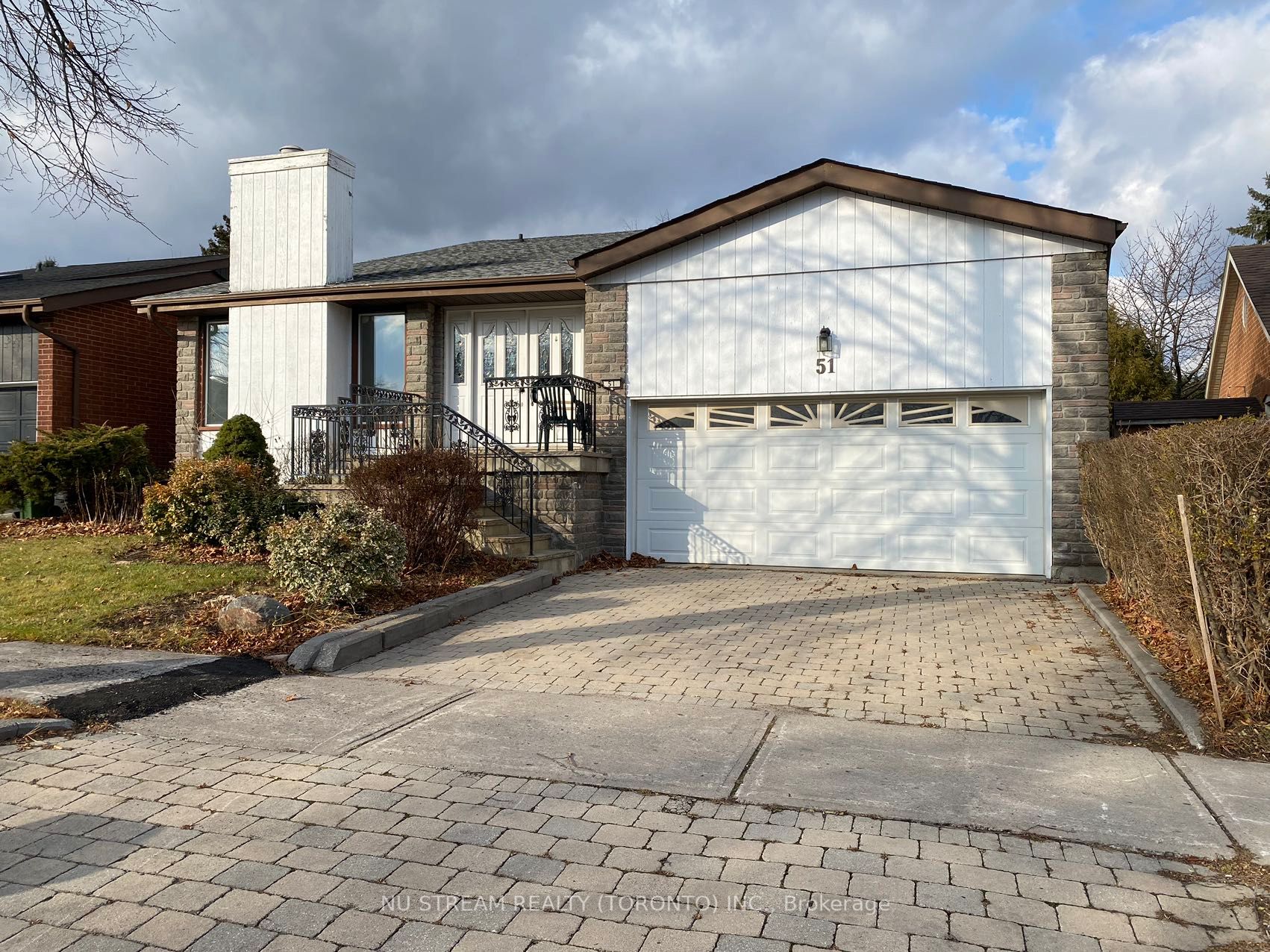 51 Chiefswood Sq Property Photo