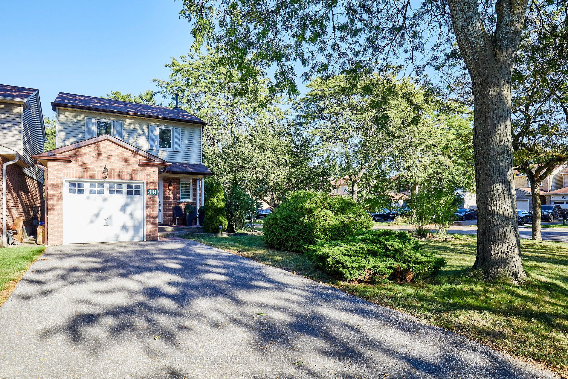 49 Greenfield Cres Property Photo
