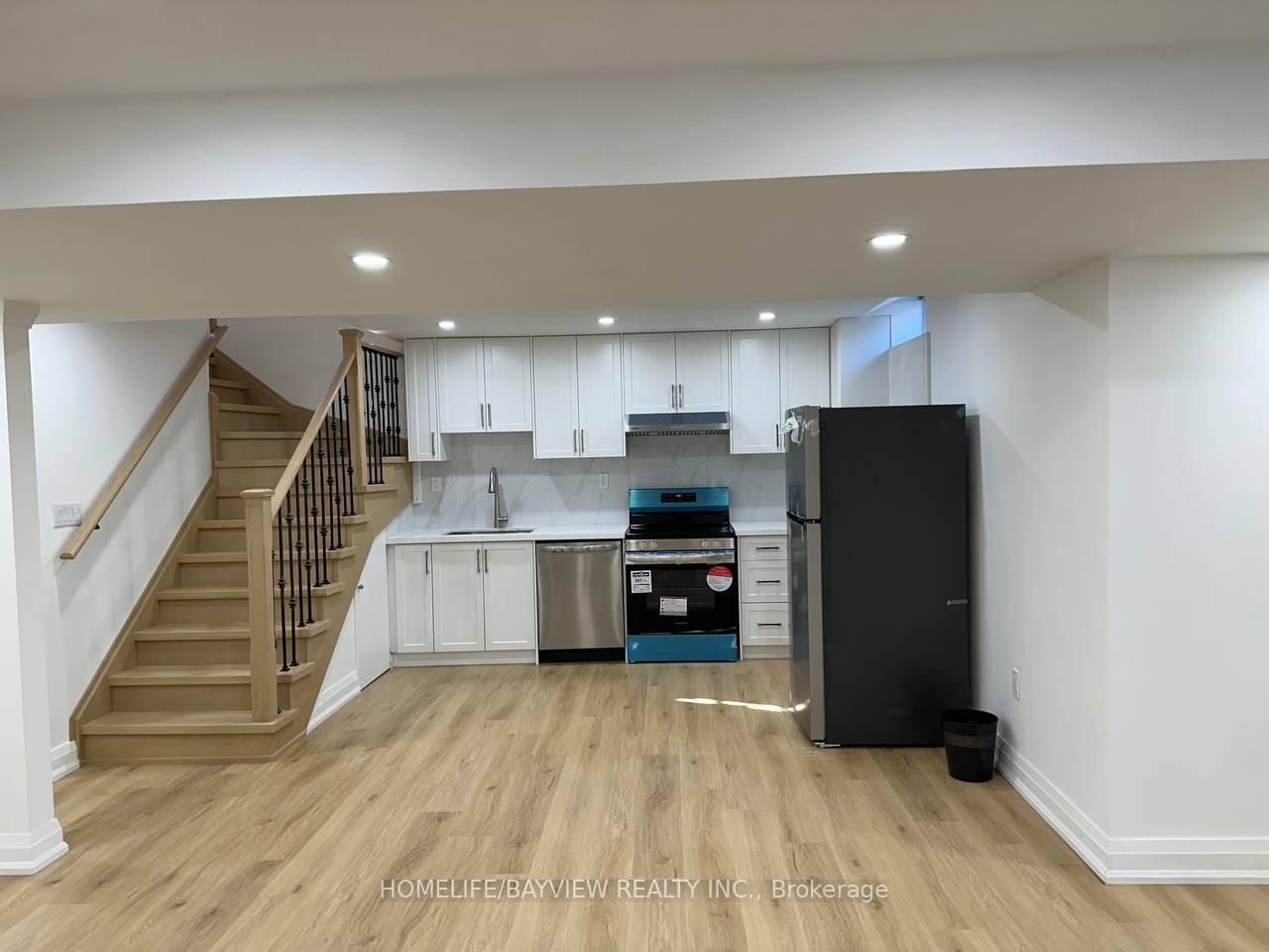 438 Weldrick Rd E Property Photo