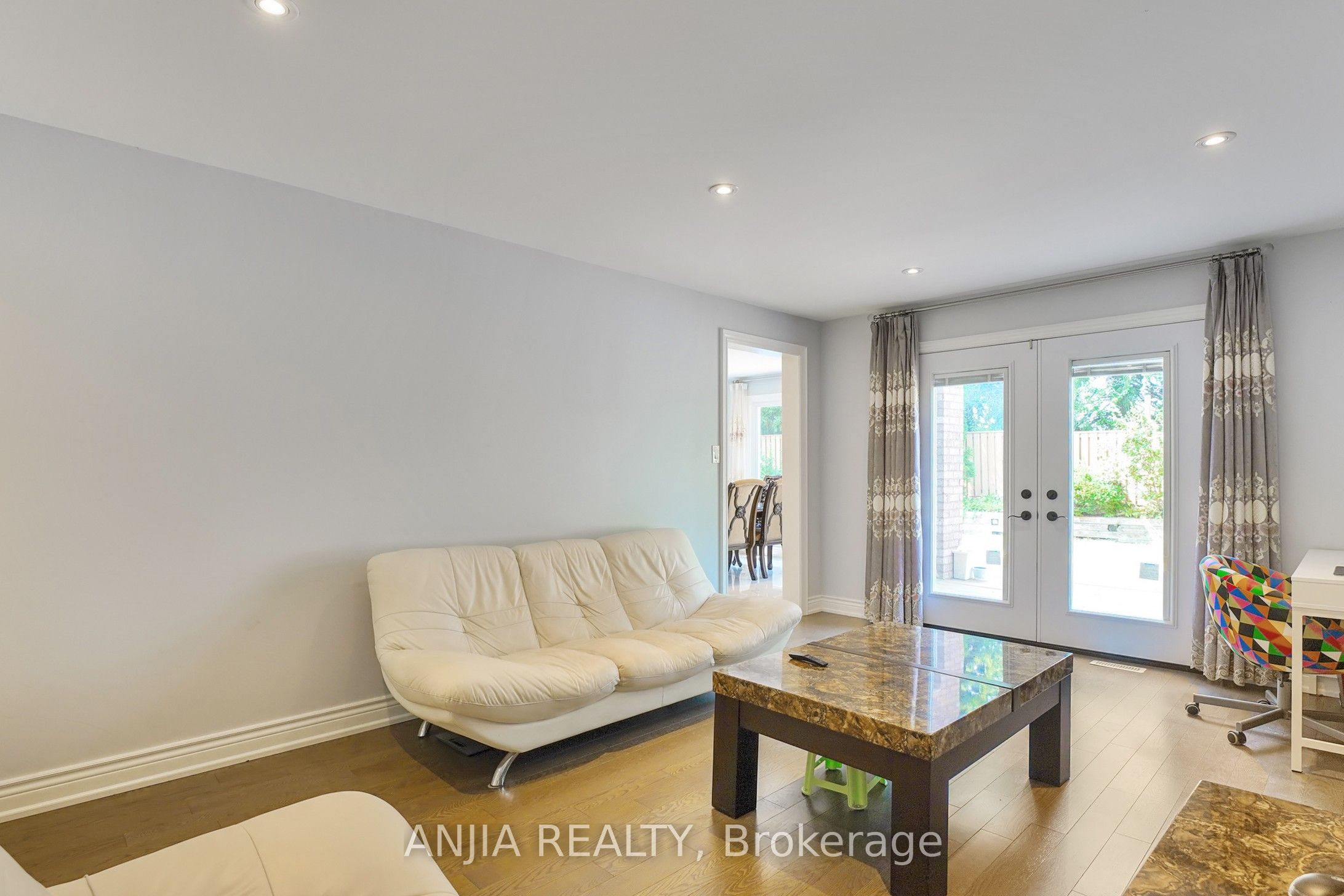 28 Holbrook Court Property Photo 7