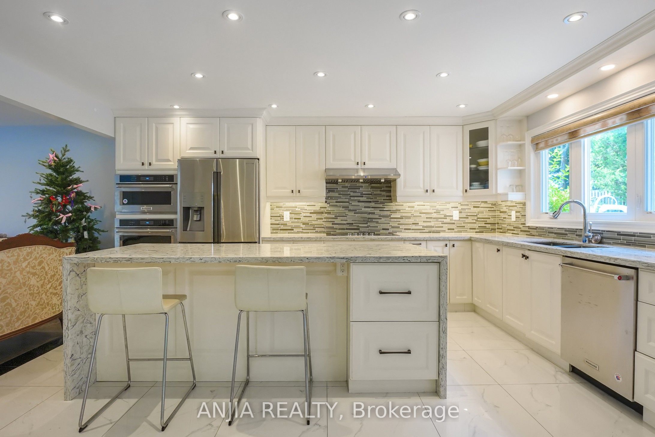 28 Holbrook Court Property Photo 8