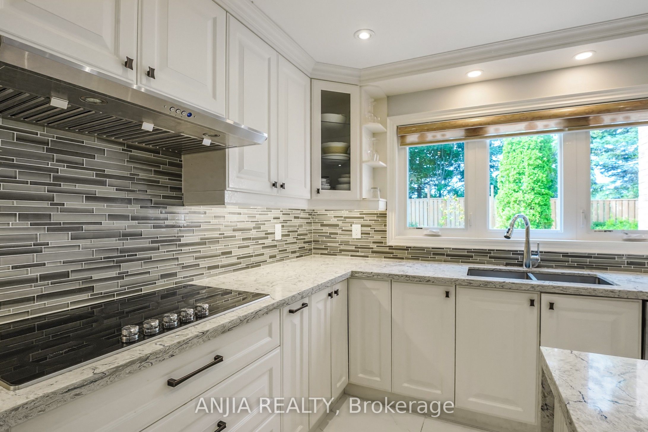 28 Holbrook Court Property Photo 12
