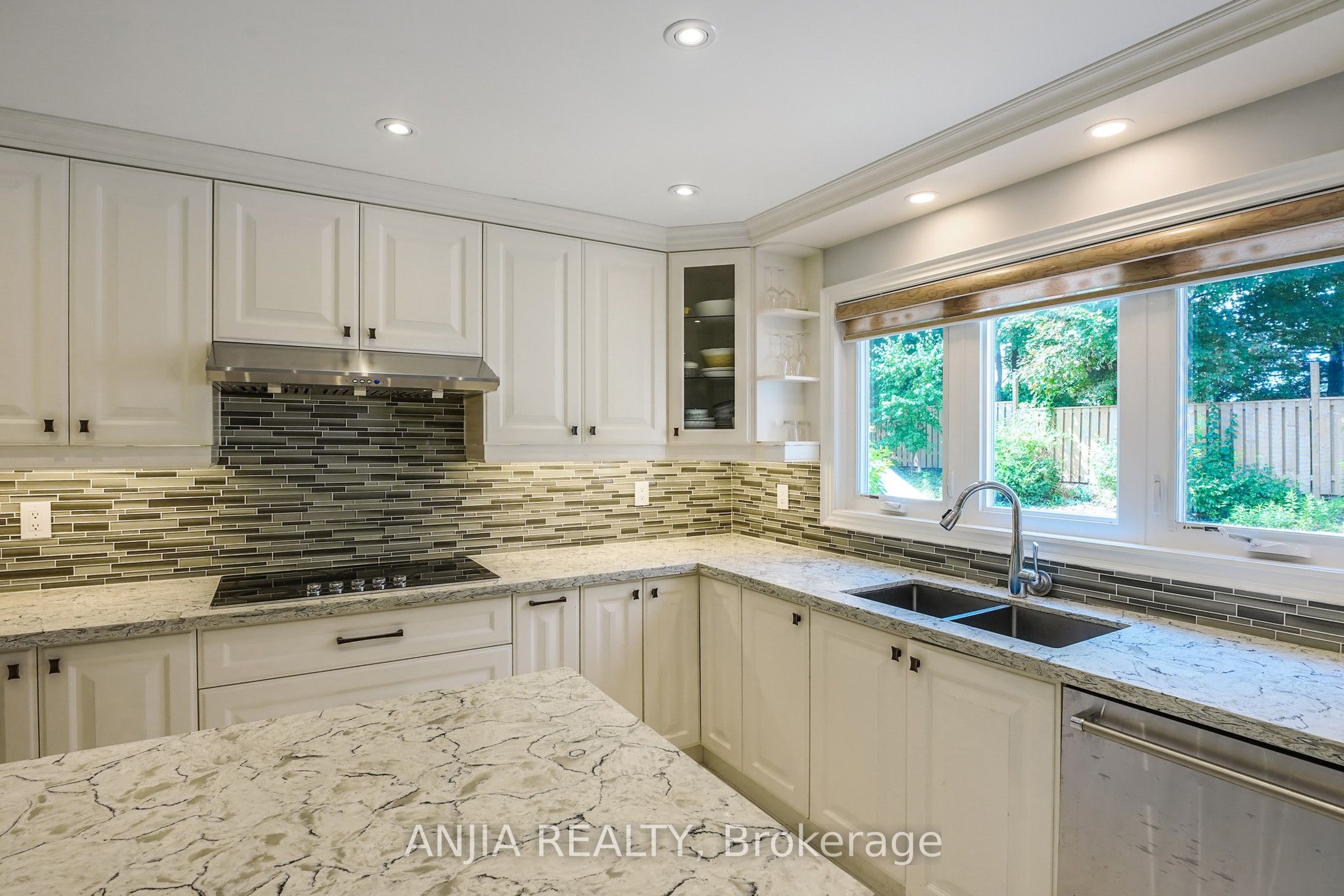 28 Holbrook Court Property Photo 13
