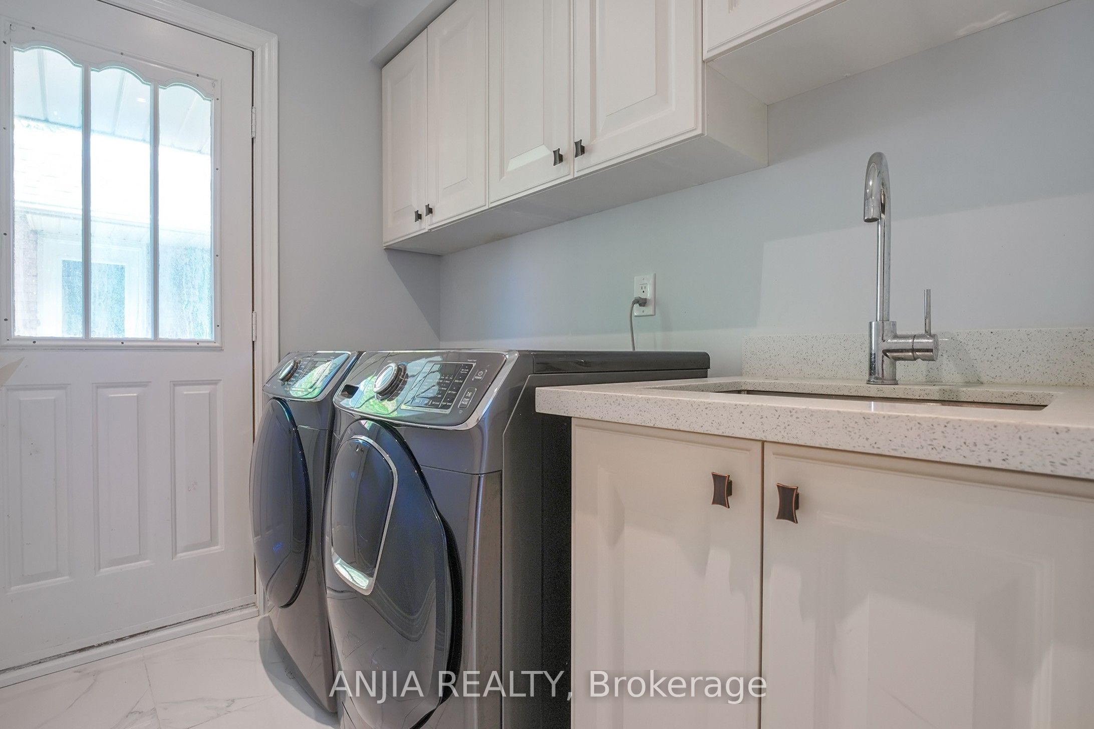 28 Holbrook Court Property Photo 15