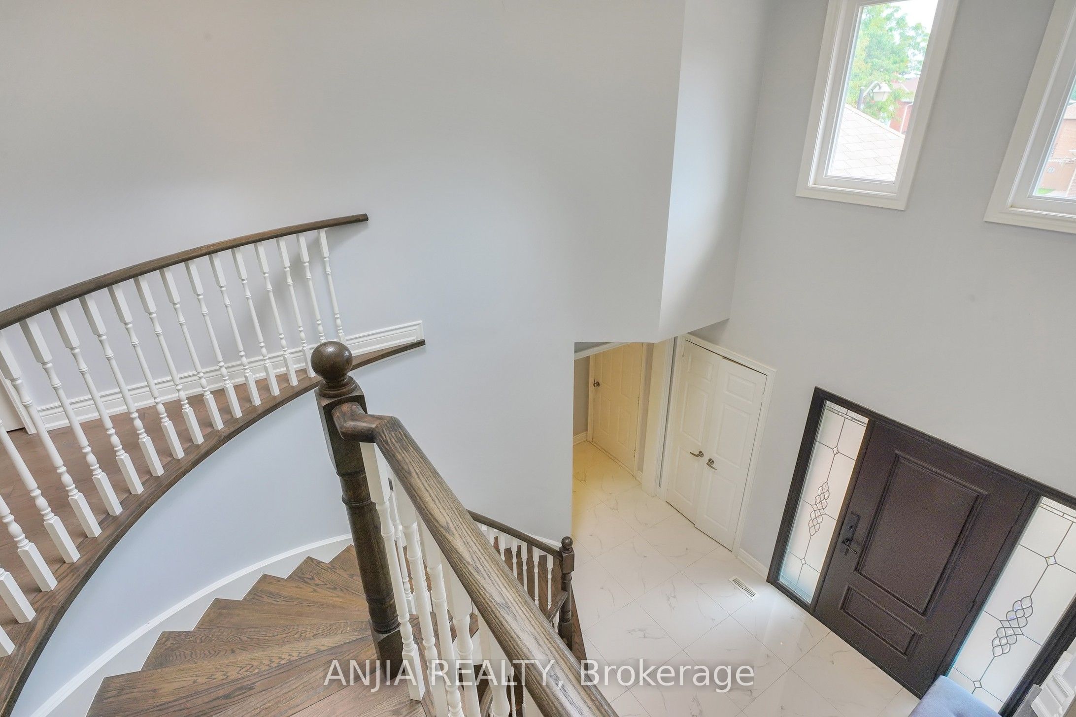 28 Holbrook Court Property Photo 17
