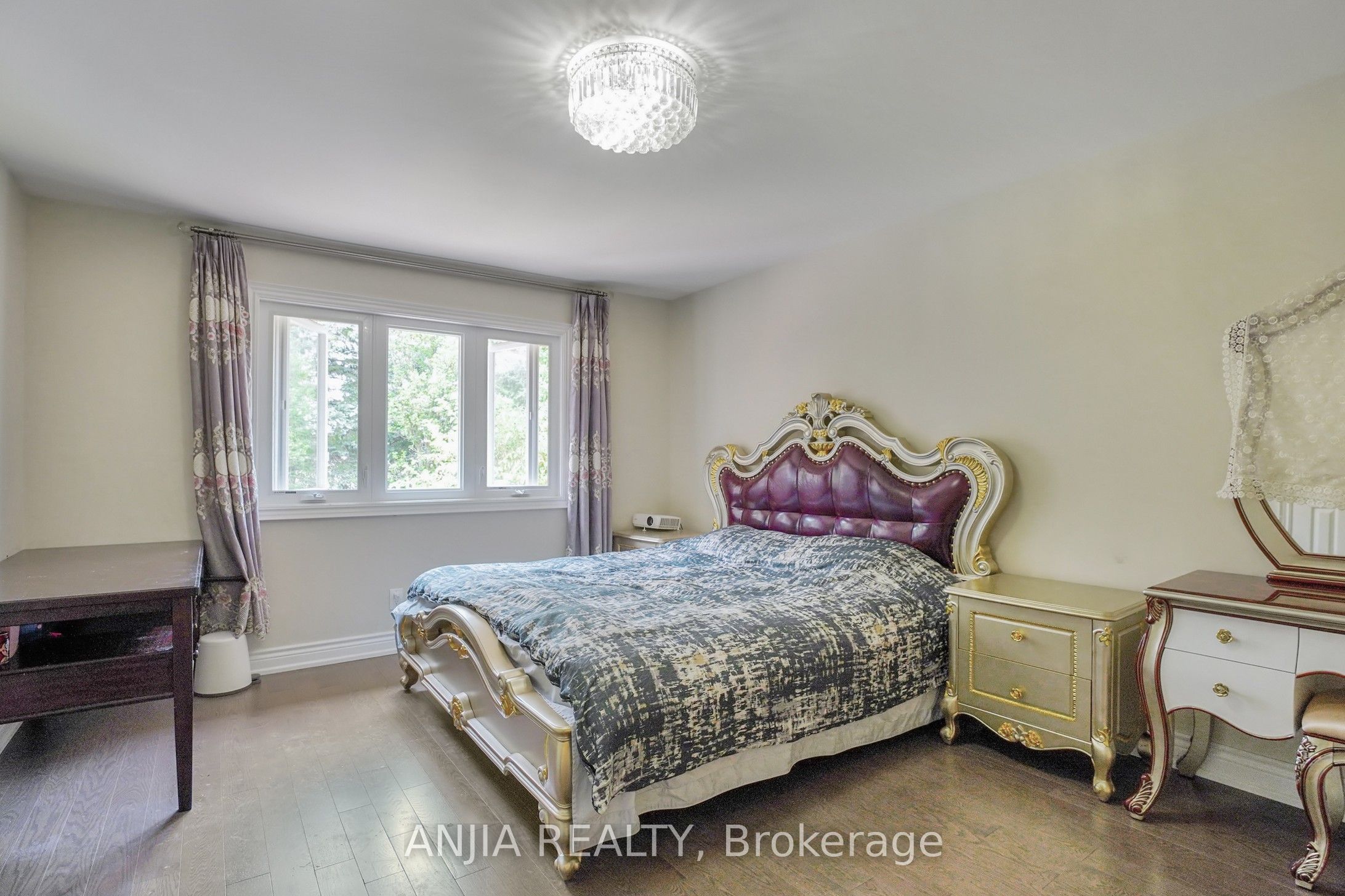28 Holbrook Court Property Photo 18