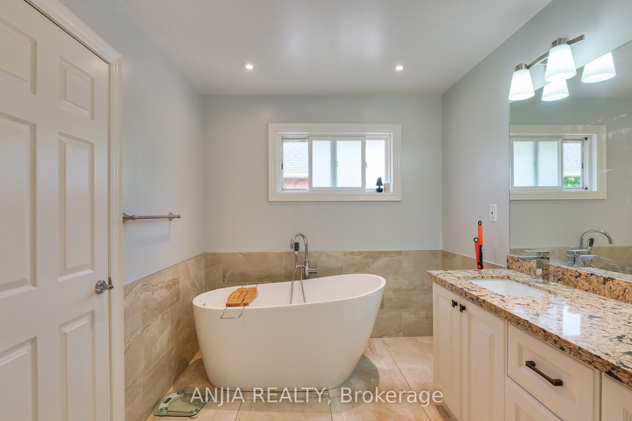 28 Holbrook Court Property Photo 20
