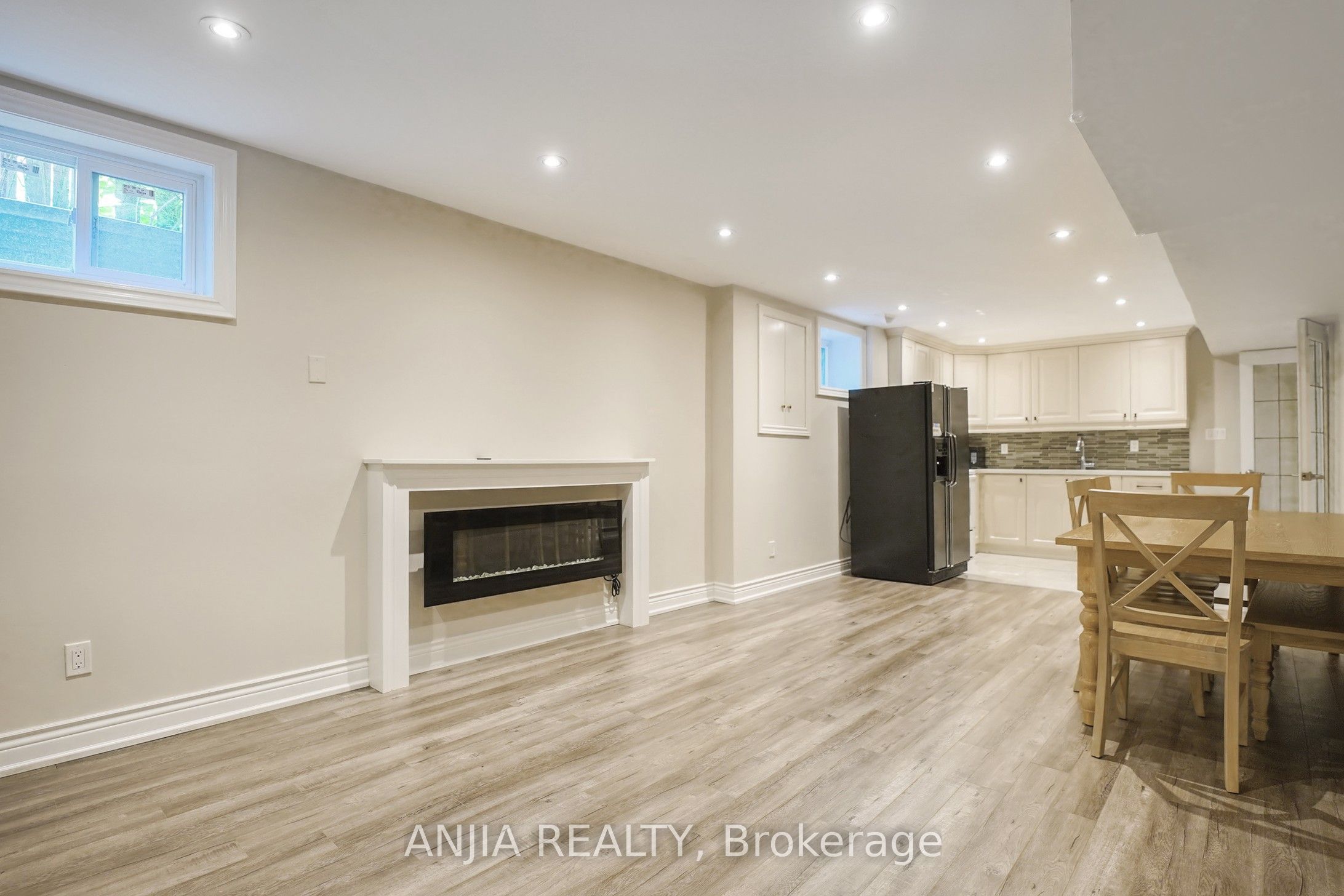 28 Holbrook Court Property Photo 26