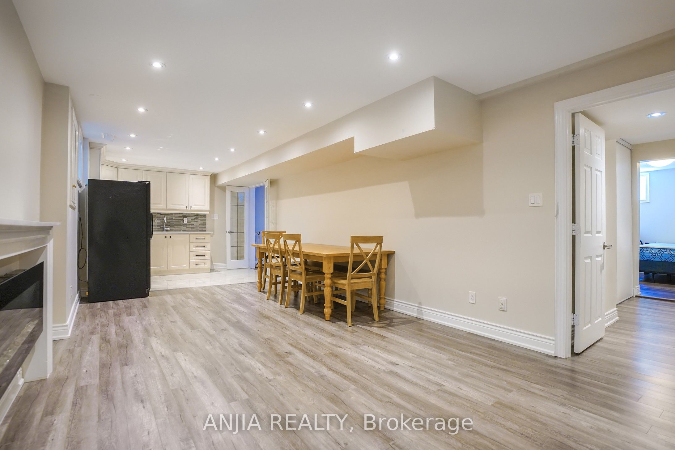 28 Holbrook Court Property Photo 27