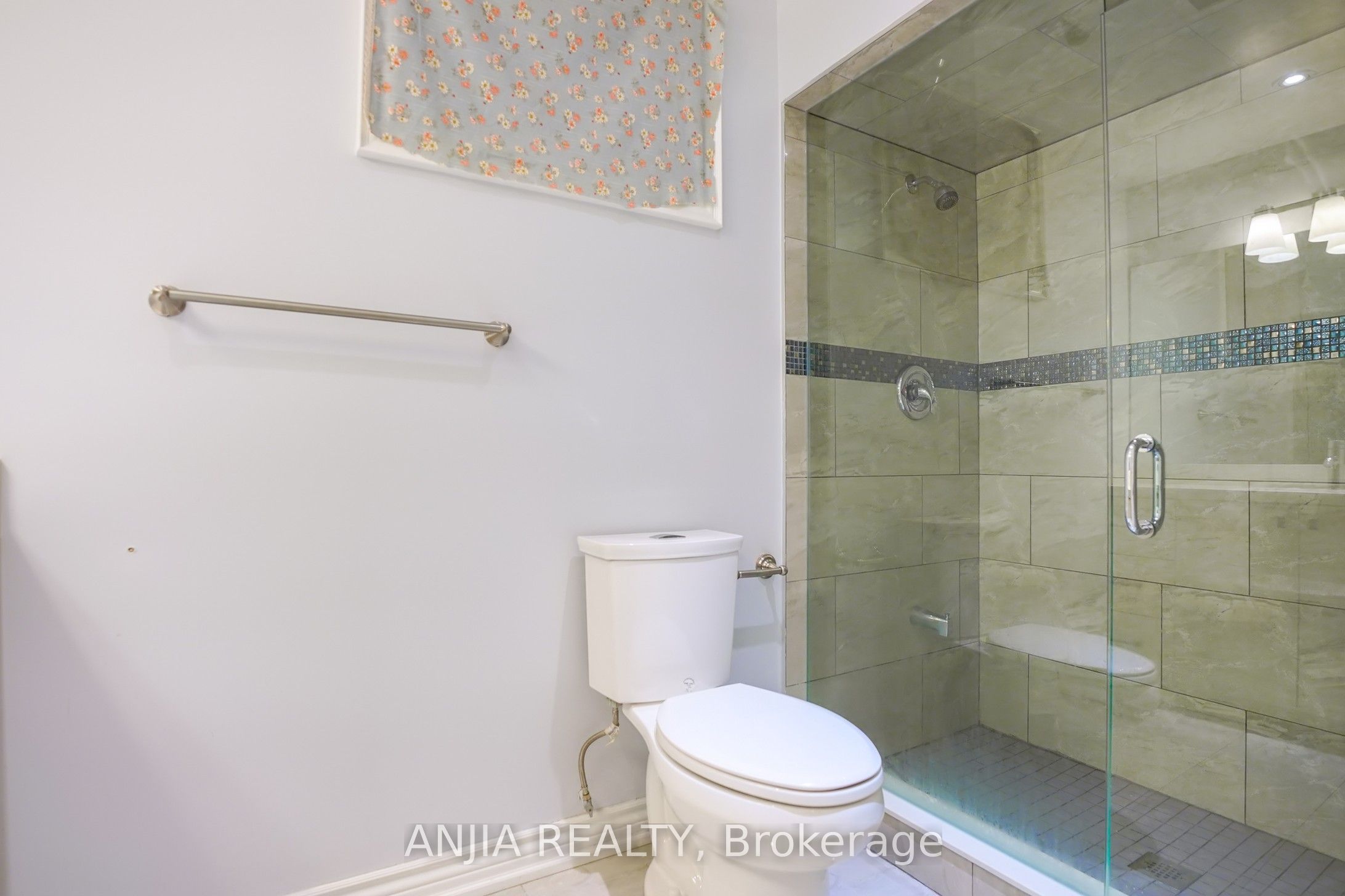 28 Holbrook Court Property Photo 32