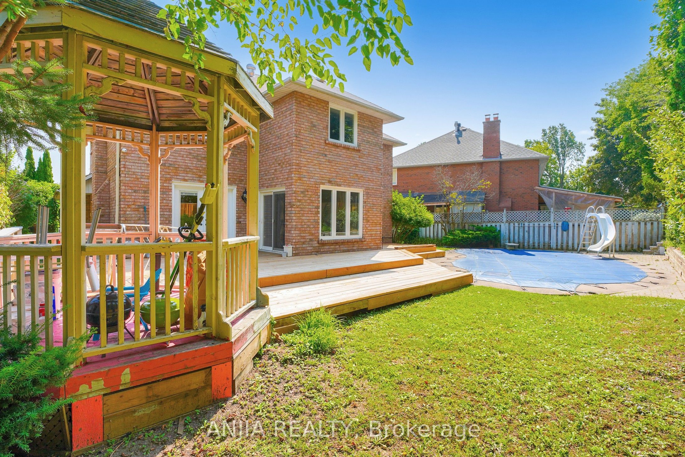28 Holbrook Court Property Photo 35
