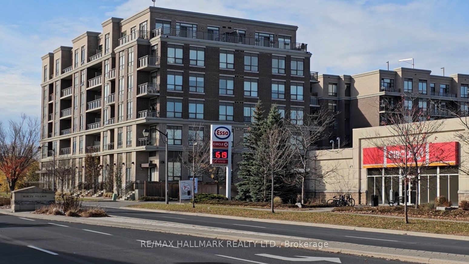 #606 - 540 Bur Oak Avenue Property Photo 20