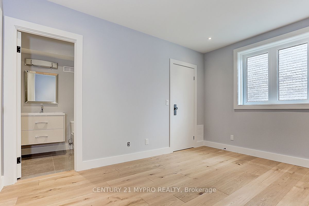 49 Walmer Road Property Photo 37