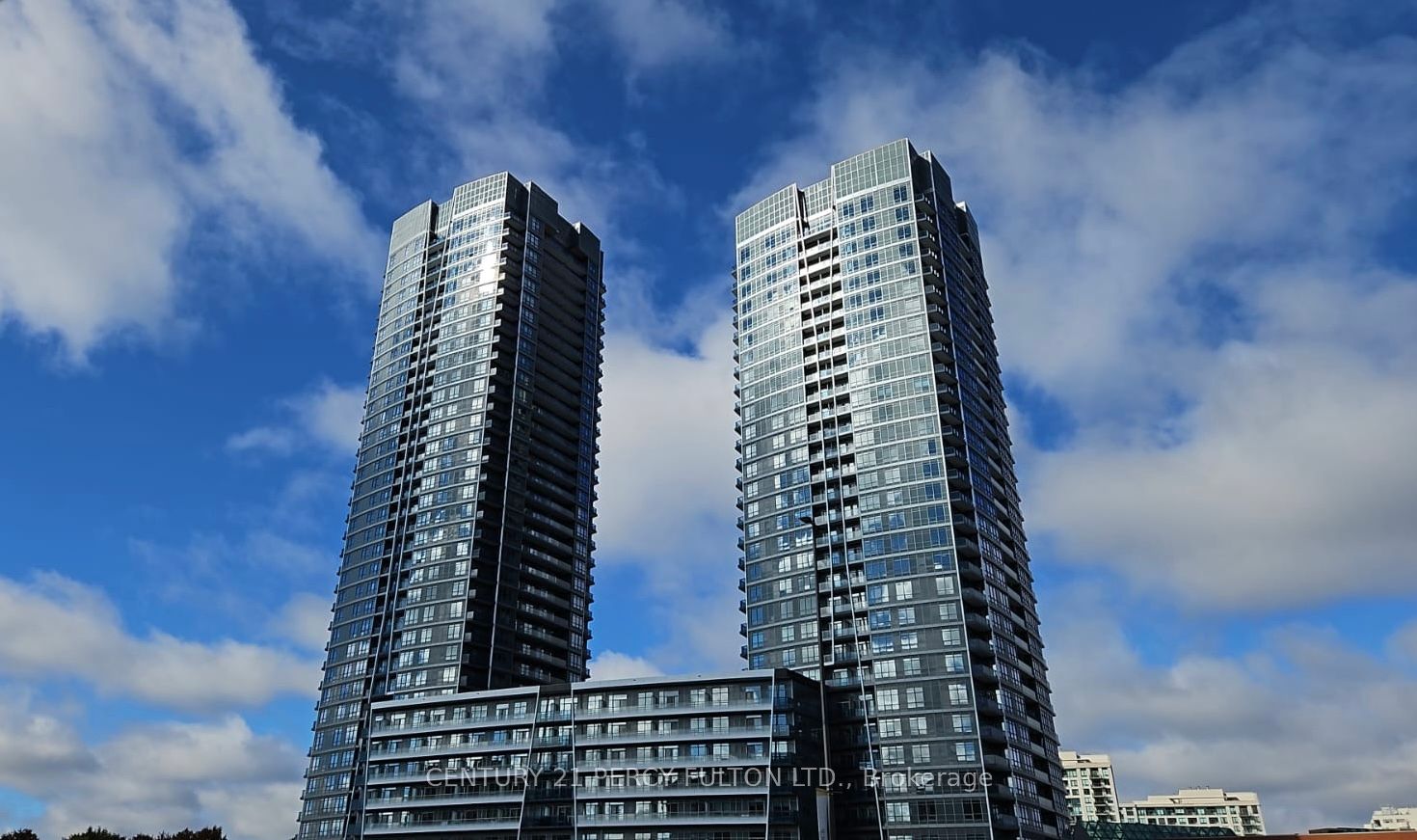 50 Upper Mall Way Property Photo