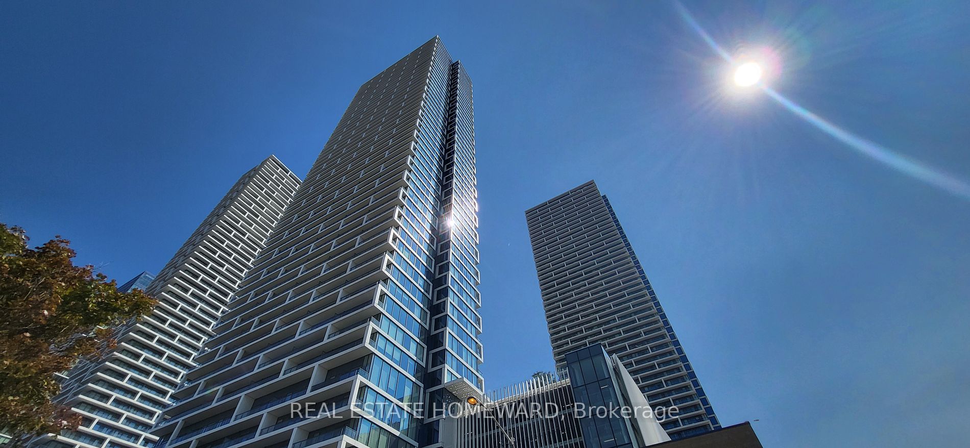 898 Portage Pkwy Property Photo