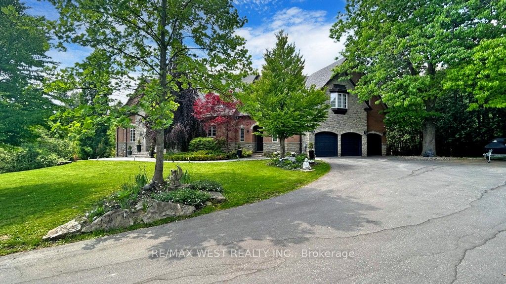 32 Daleview Court Property Photo 6