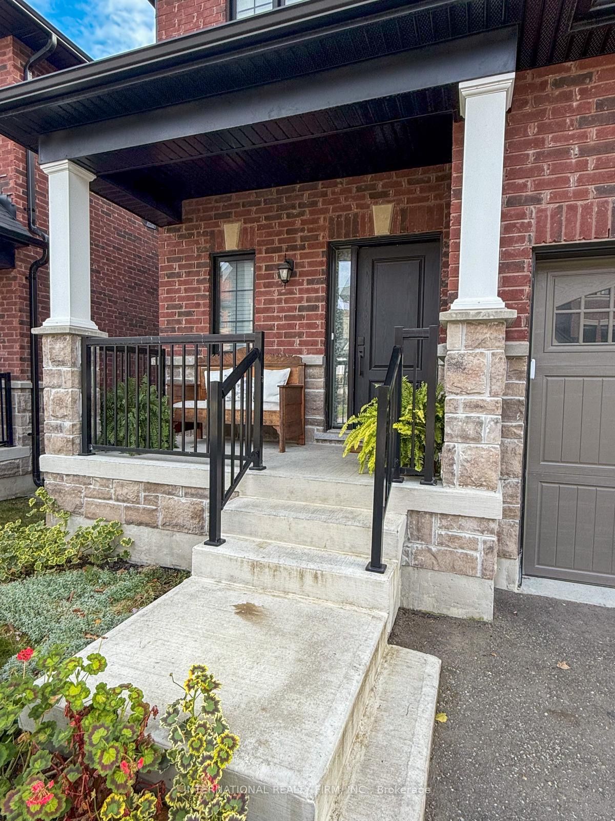 12 Gord Matthews Way Property Photo 3