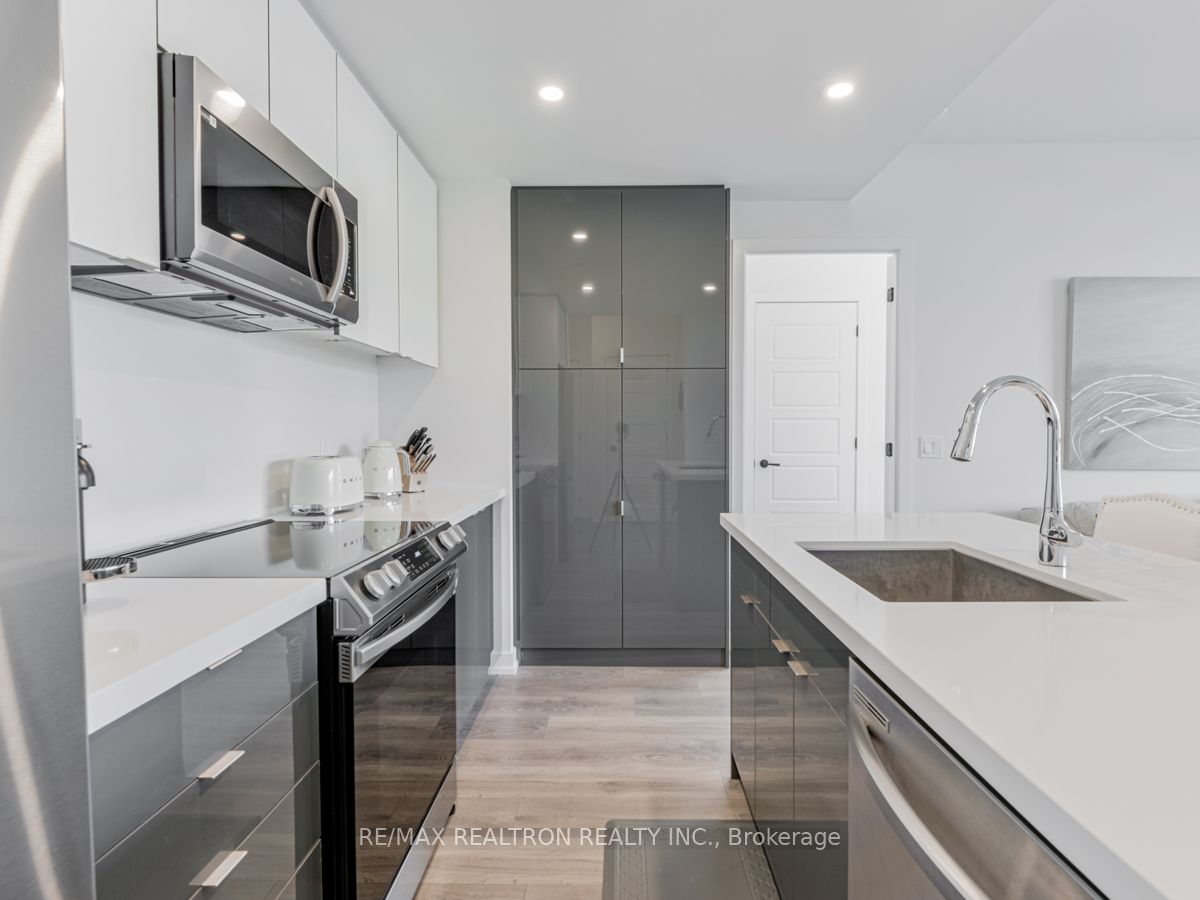 #205 - 415 Sea Ray Avenue Property Photo 6