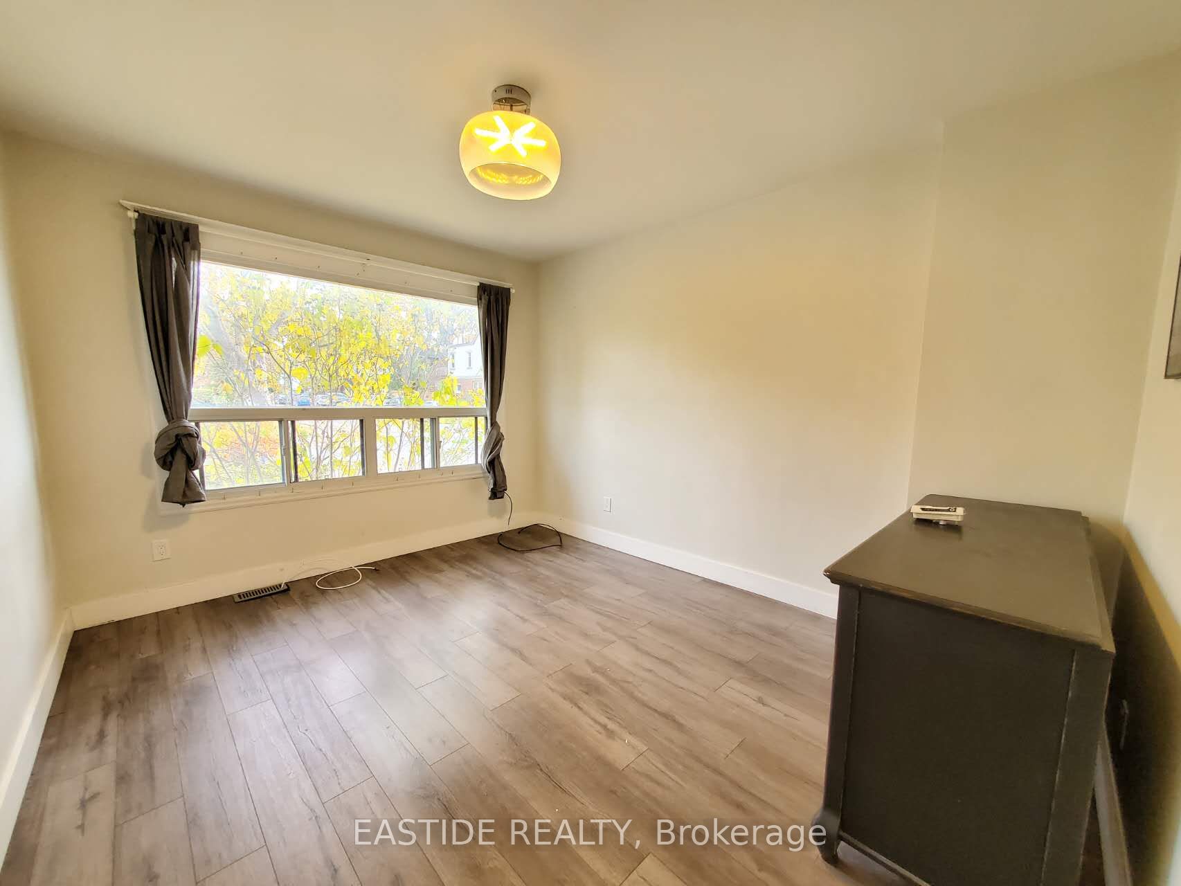 #main - 212 Monarch Park Avenue Property Photo 8