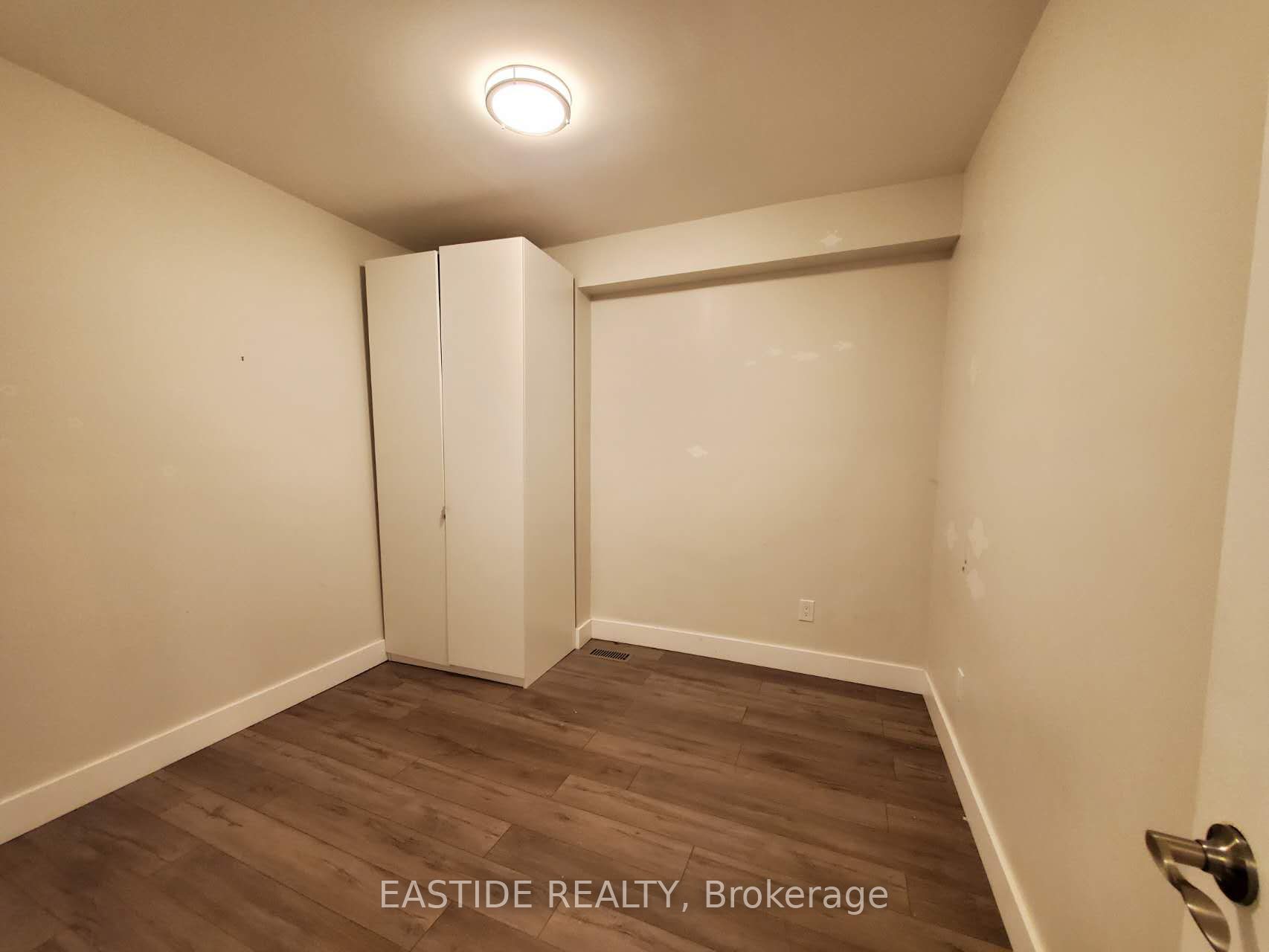 #main - 212 Monarch Park Avenue Property Photo 11