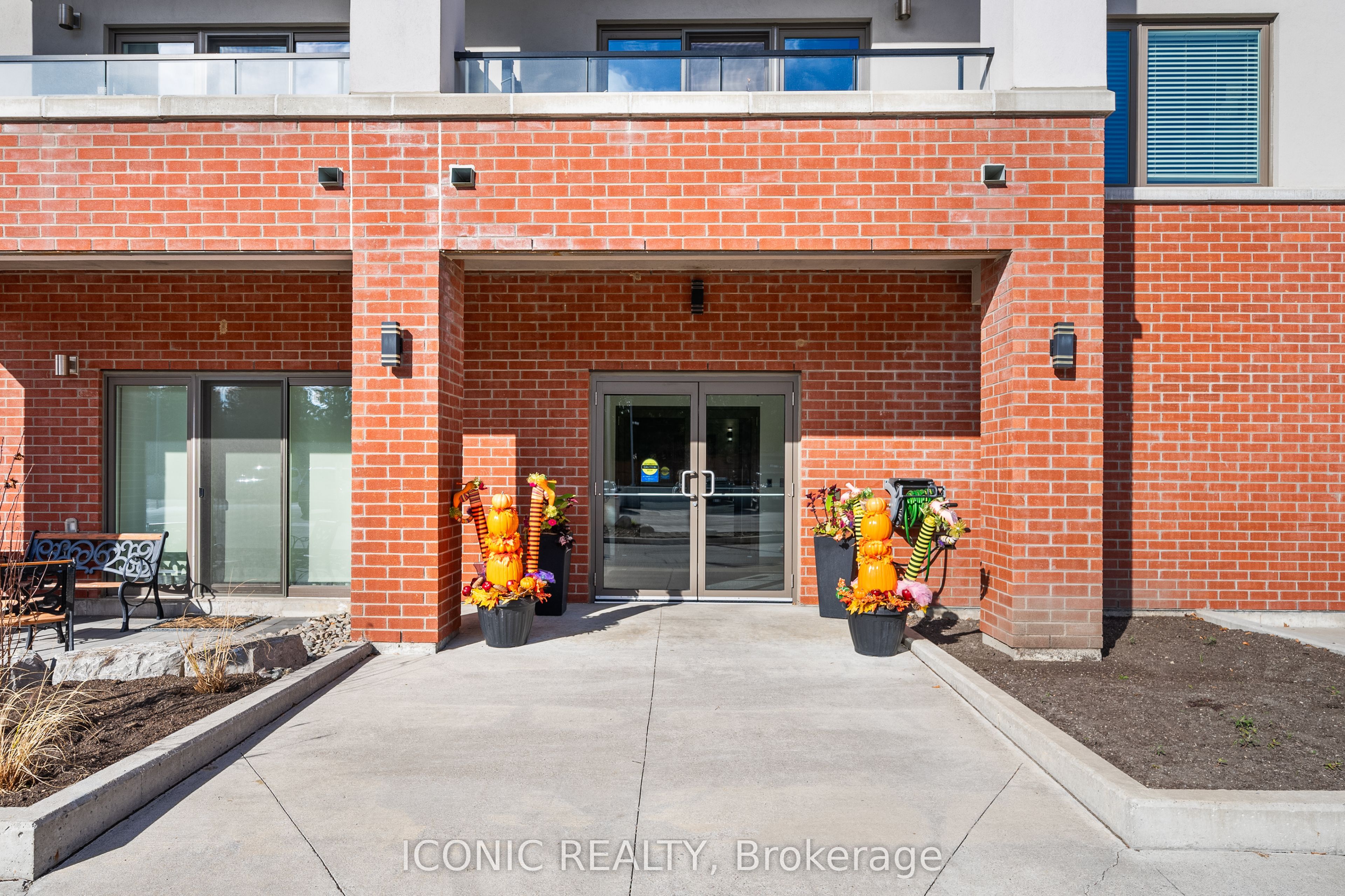 #606 - 64 Queen Street Property Photo 2