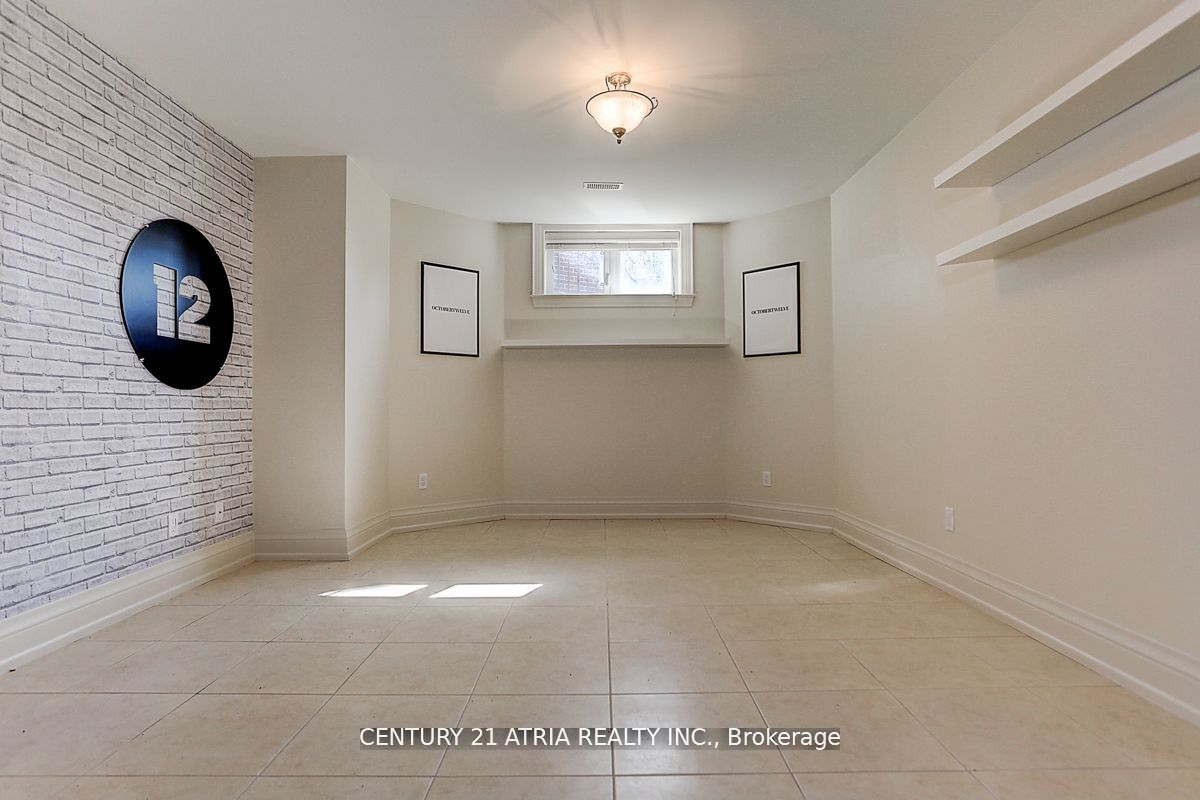 33 Winterport Court Property Photo 32