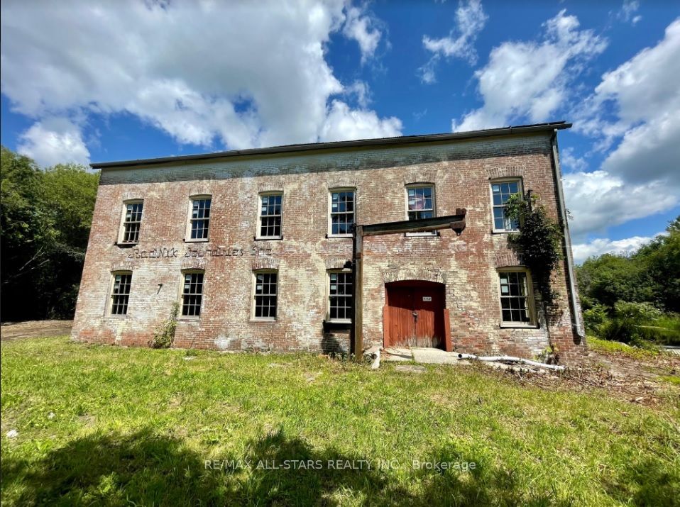 175 Laidlaw Street Property Photo 2