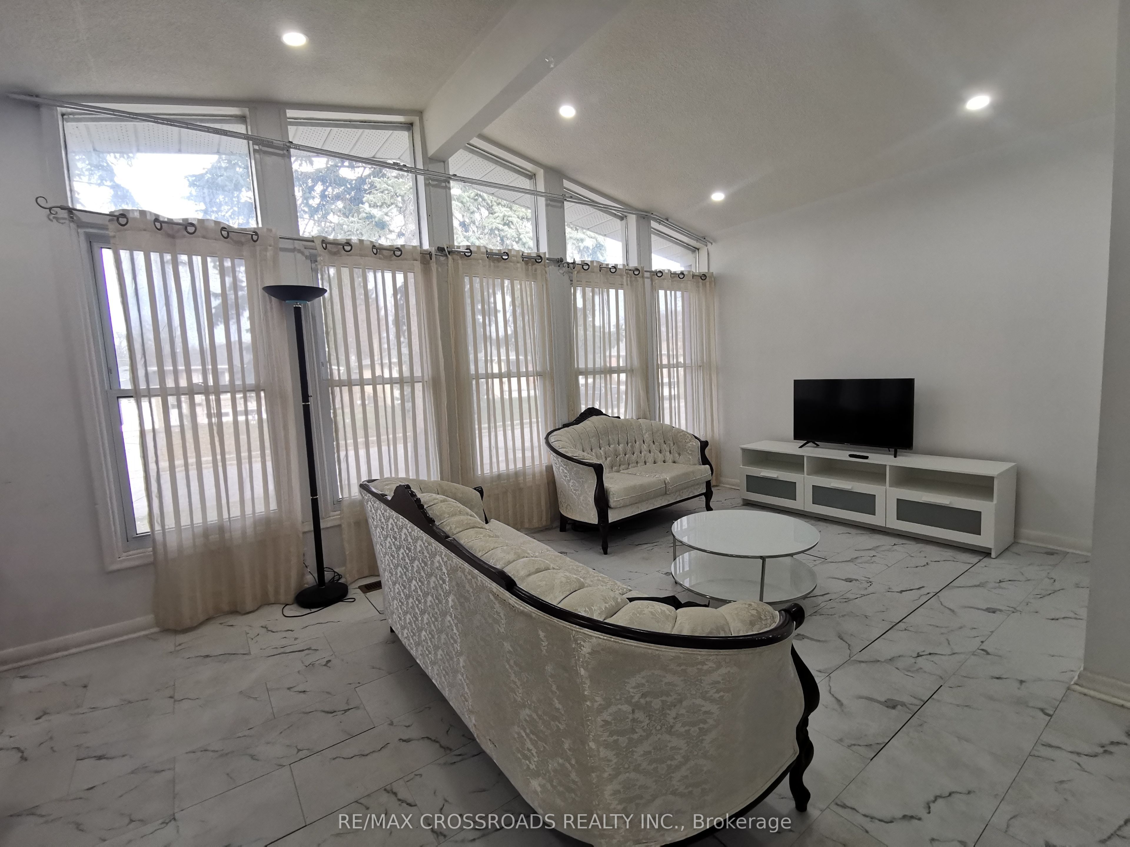 #main - 436 Balkan Road Property Photo 2