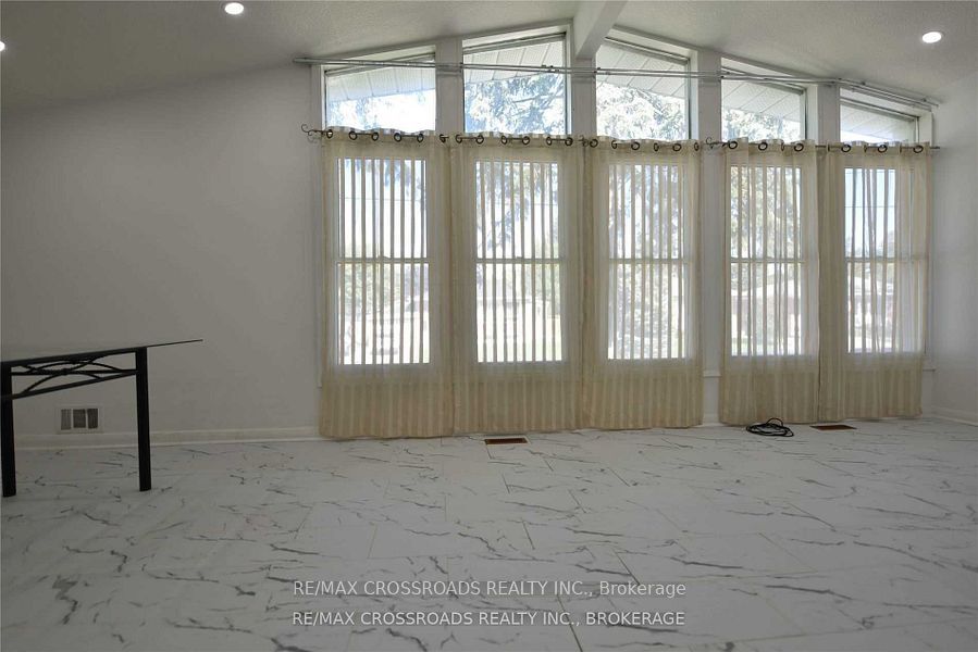 #main - 436 Balkan Road Property Photo 3
