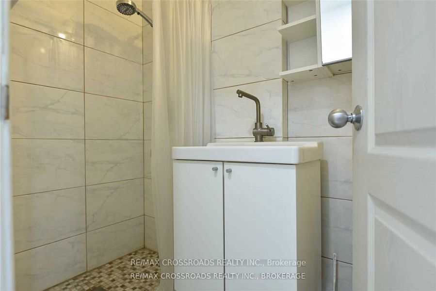 #main - 436 Balkan Road Property Photo 8