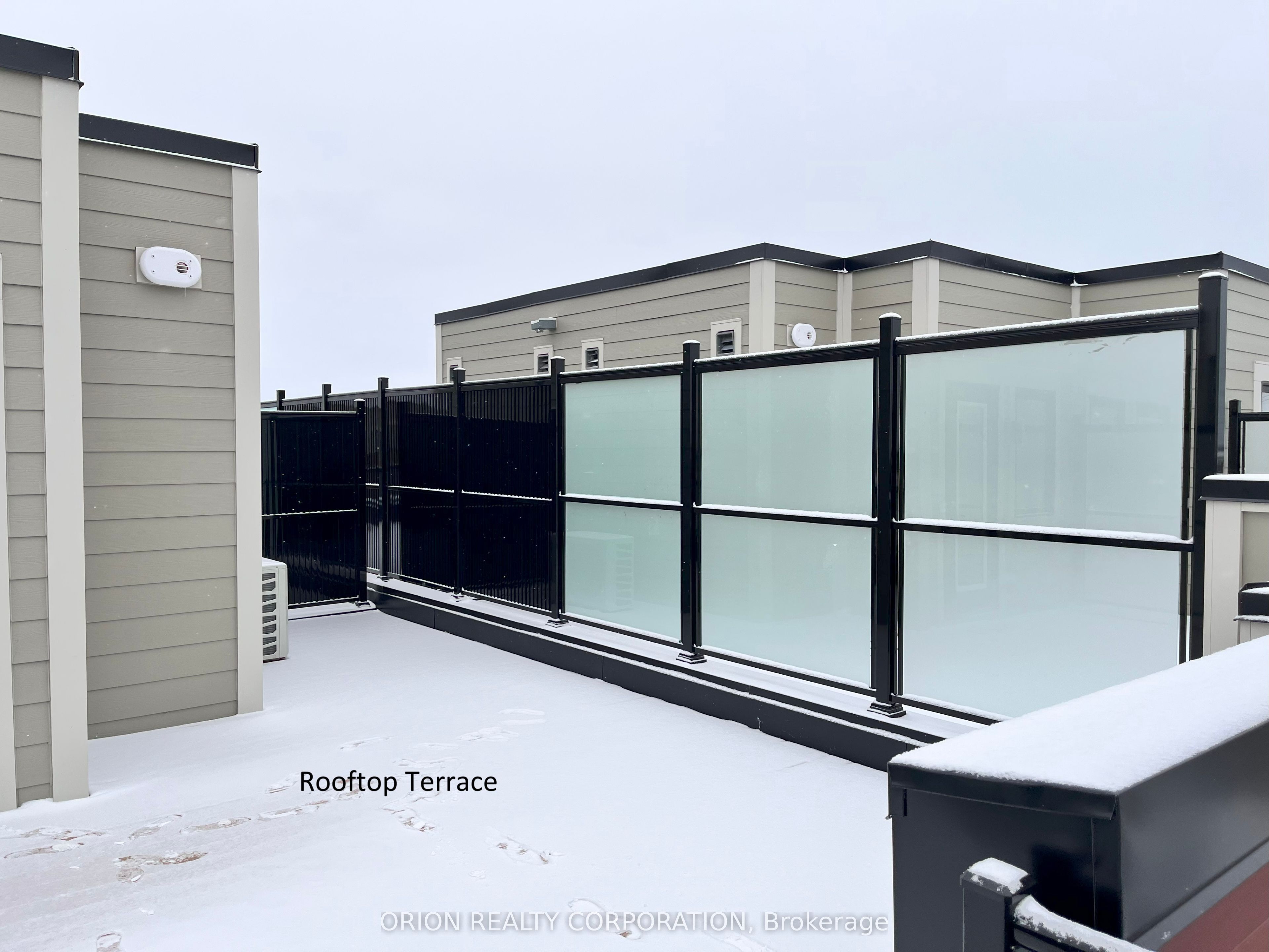 #7 - 20 Lytham Green Circle Property Photo 19