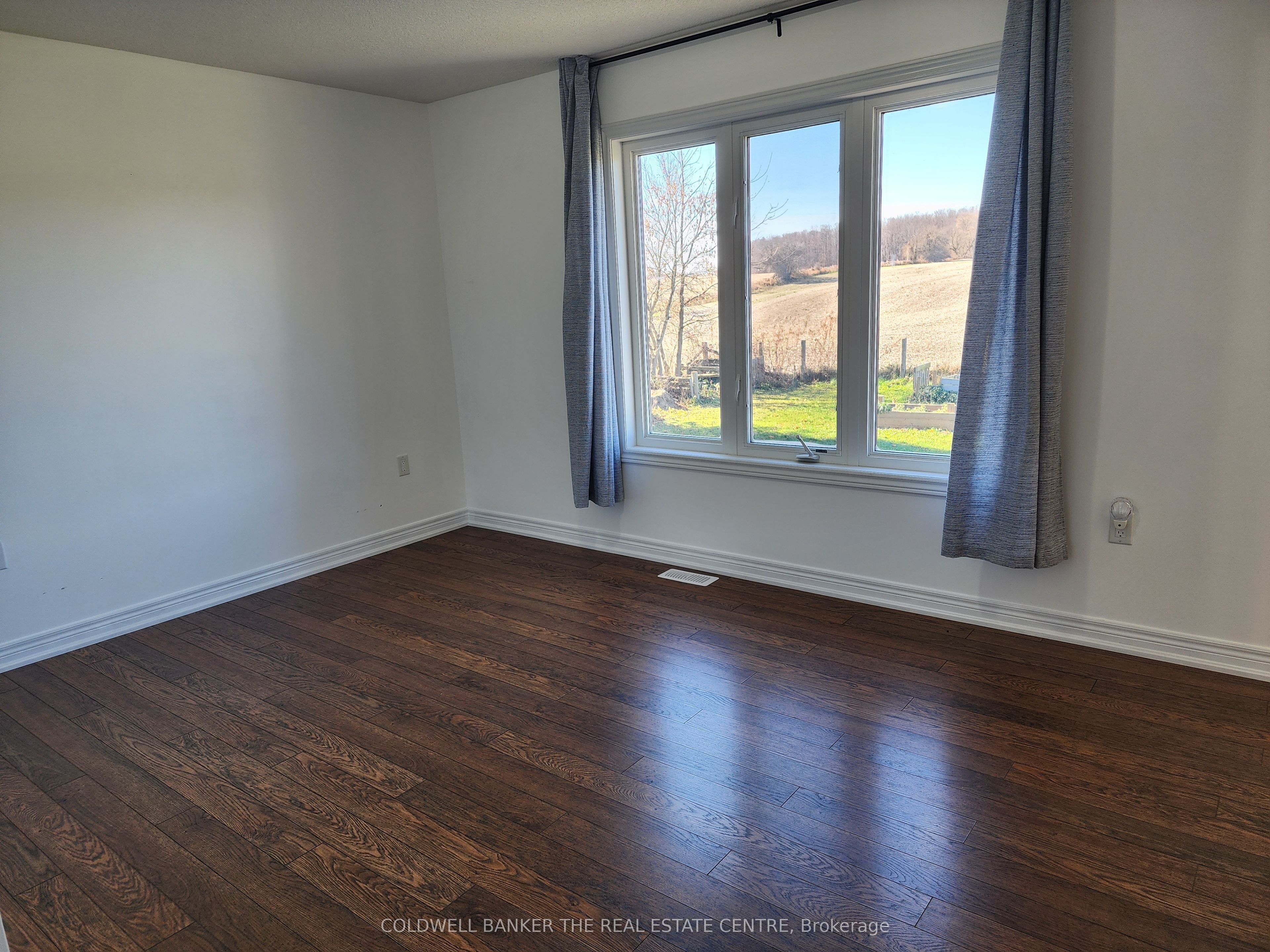 #main - 5164 10th Line Property Photo 7
