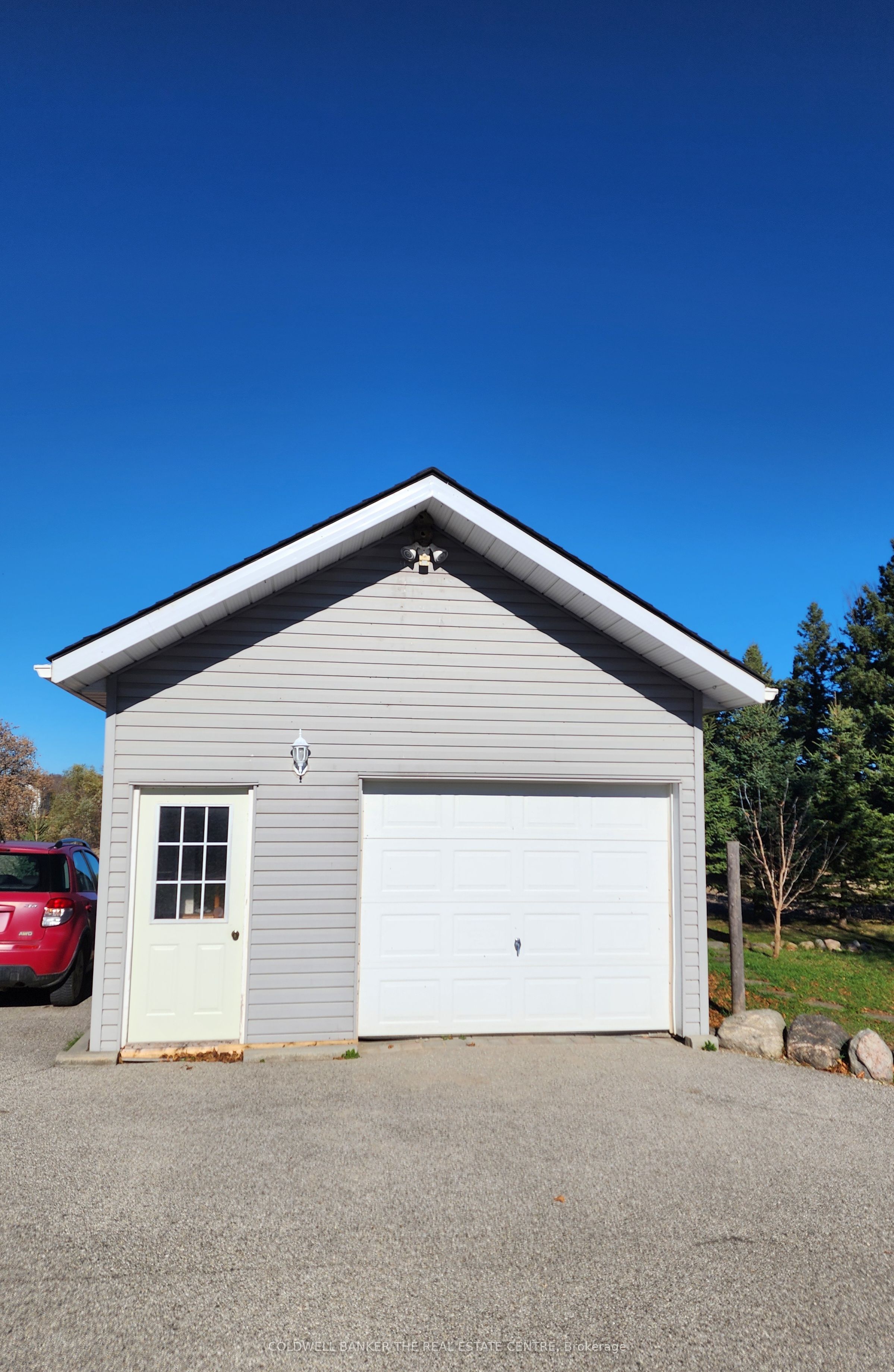 #main - 5164 10th Line Property Photo 13