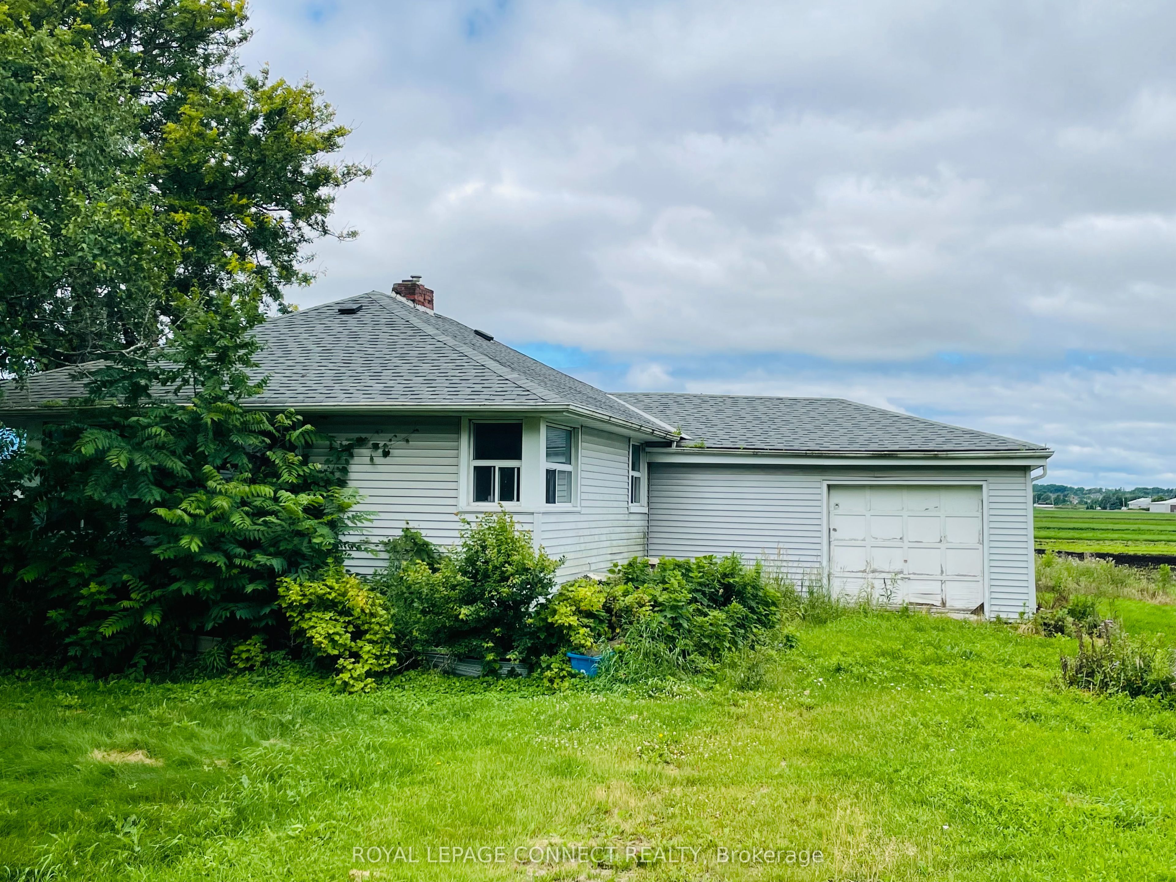 19470 Dufferin Street Property Photo 14