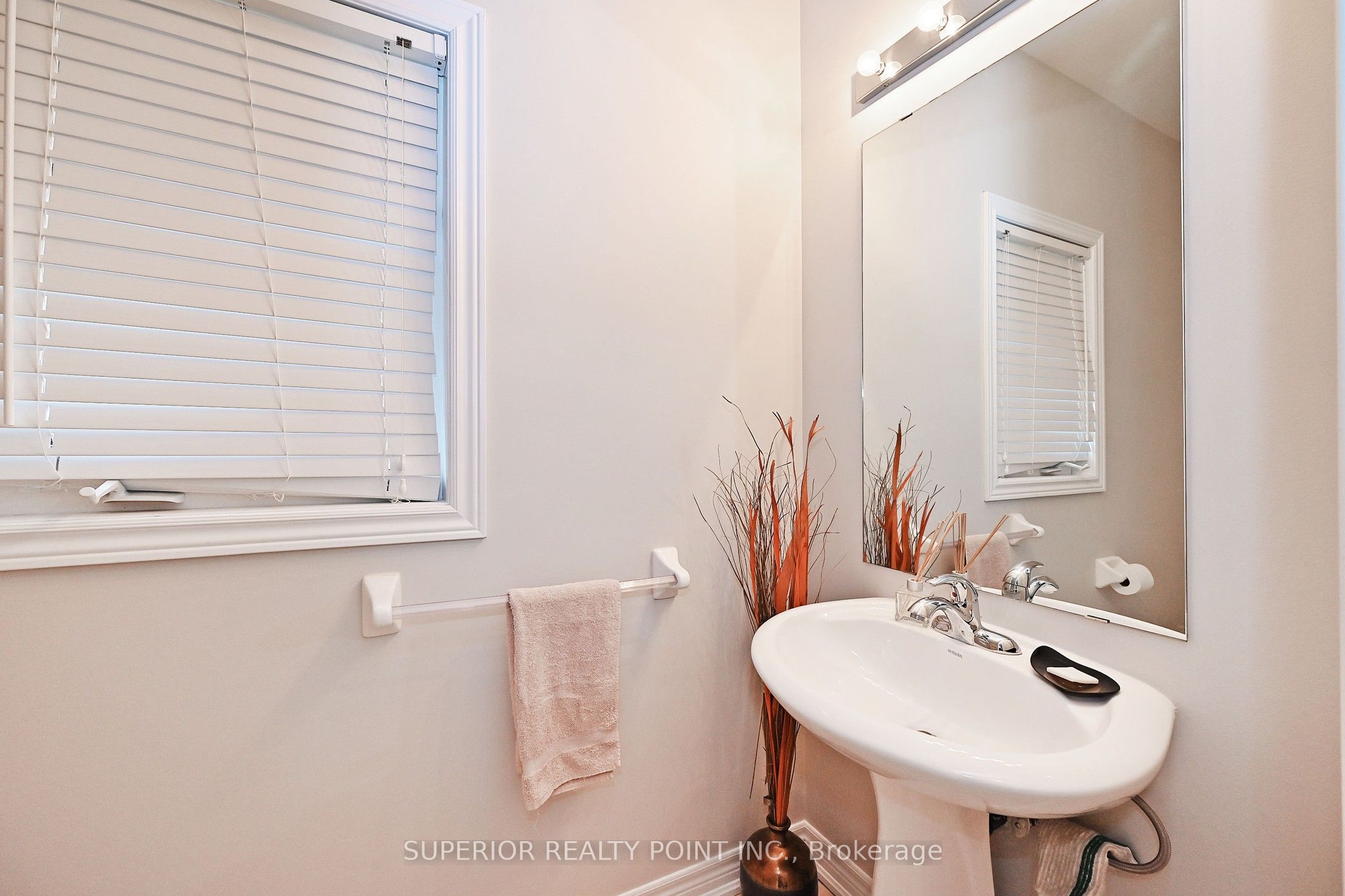 209 Queen Filomena Ave Property Photo 28