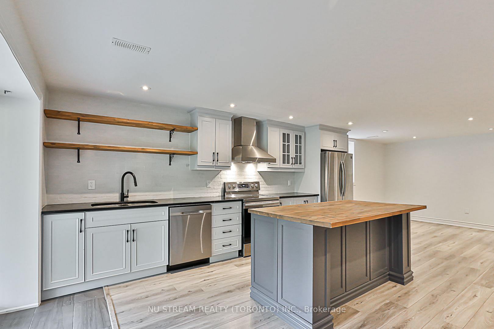 24 Rouge Street Property Photo 32