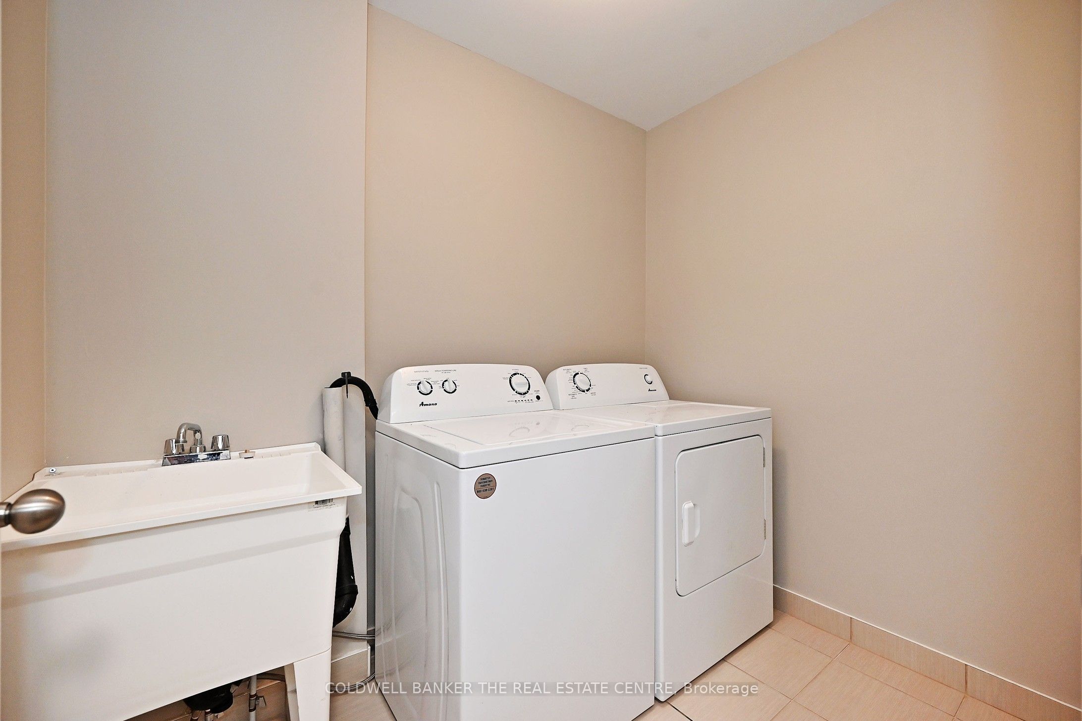 25 Anne Pegg Crescent Property Photo 27