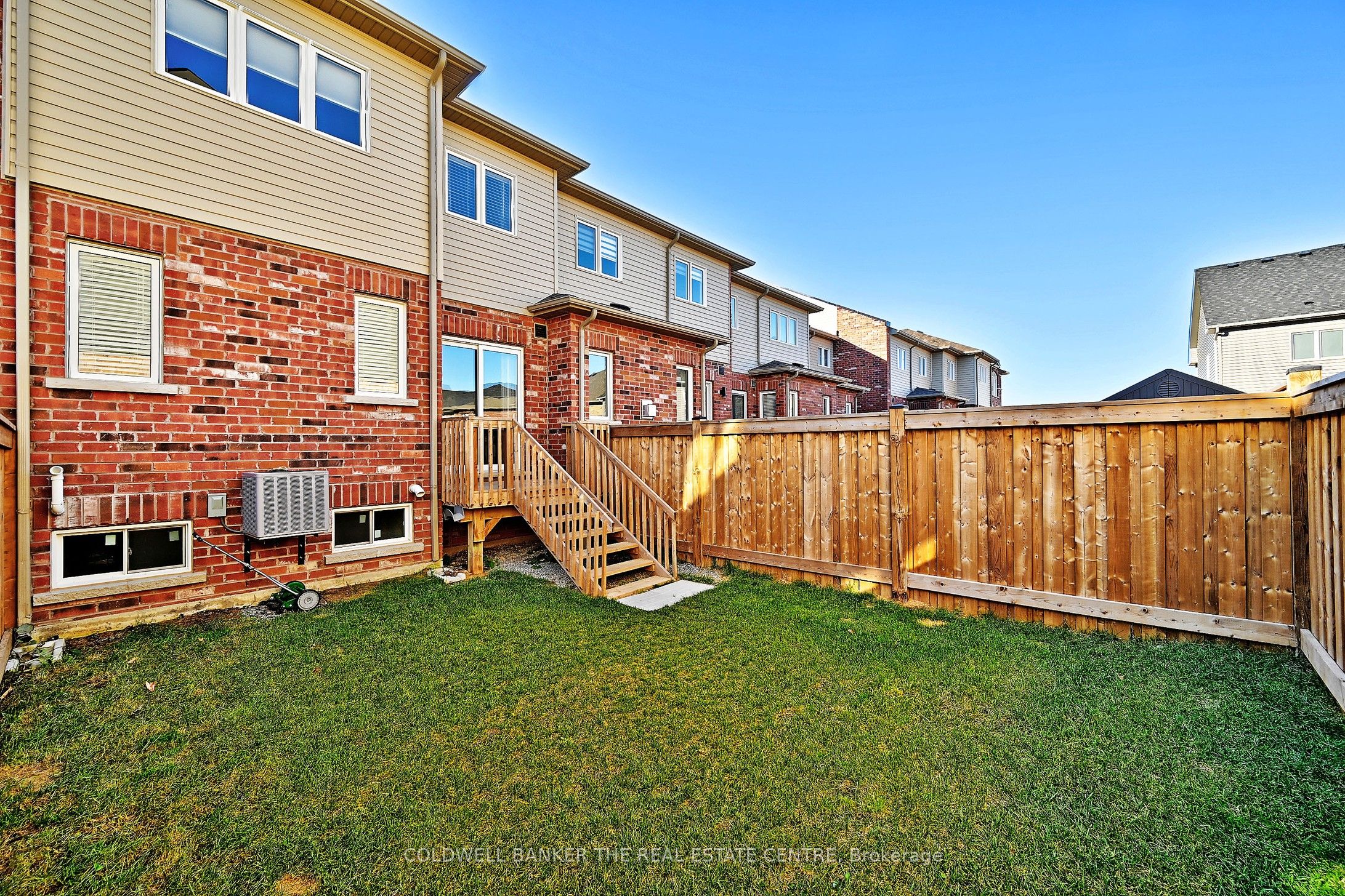 25 Anne Pegg Crescent Property Photo 29
