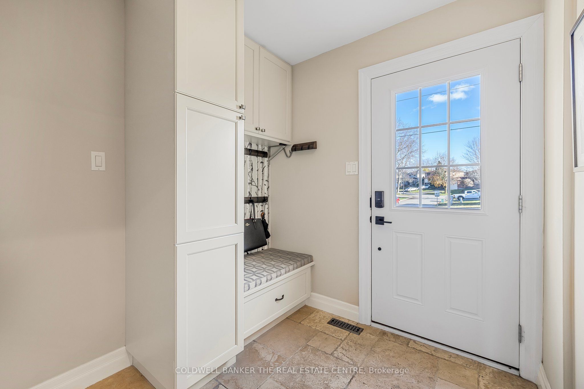 281 London Road Property Photo 4